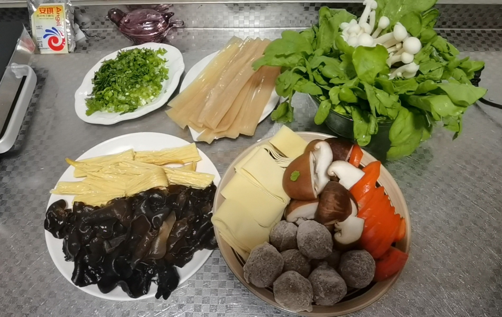 番茄牛腩涮涮鍋，冬天吃再適合不過了的做法-茄汁味煮菜譜