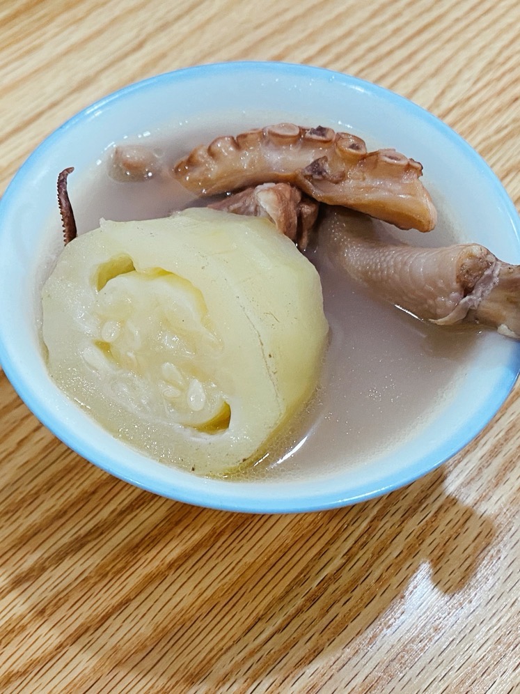 章魚龍骨煲節瓜的做法-咸鮮味煲菜譜