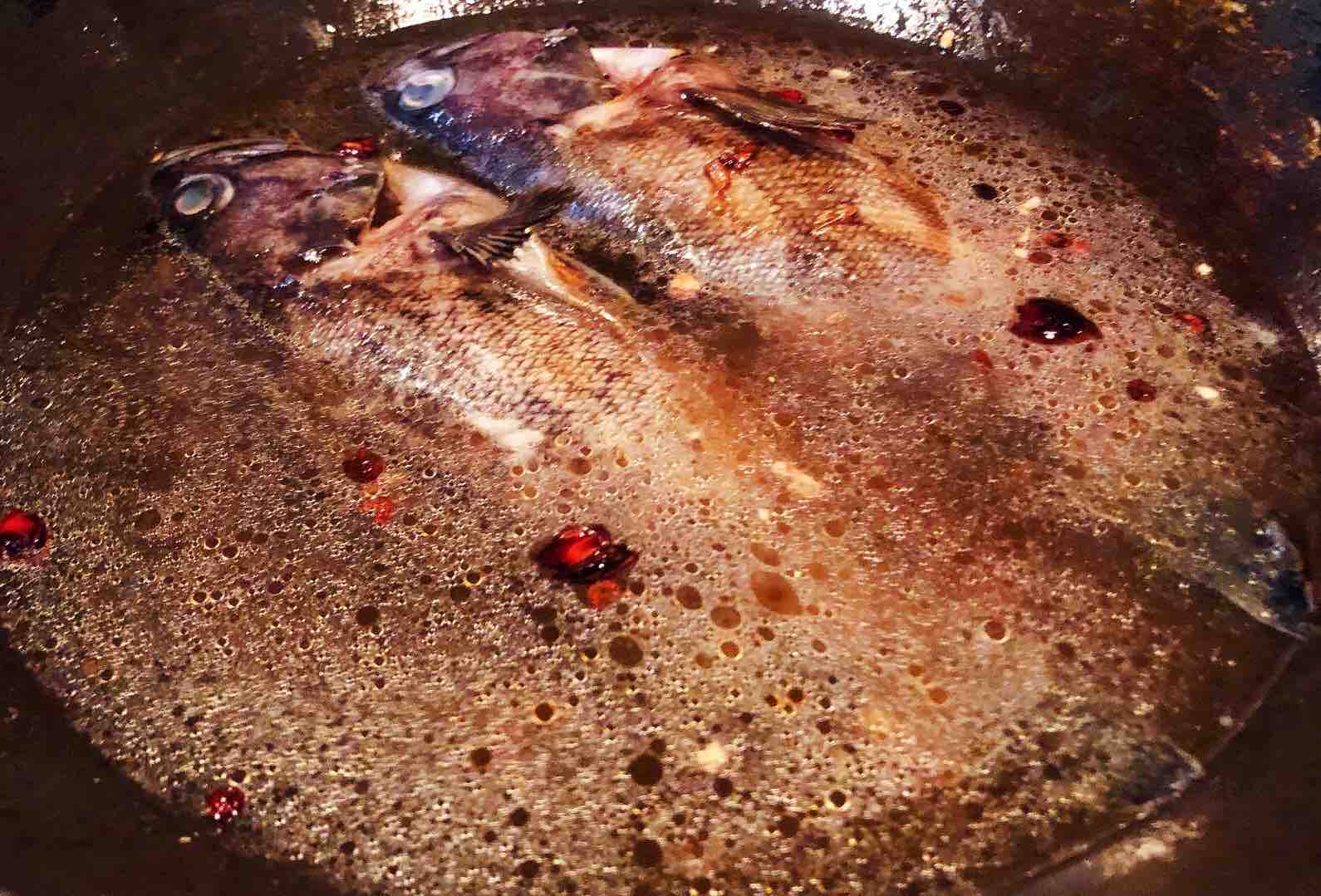 鵪鶉蛋豆腐燉黑魚的做法-咸鮮味燉菜譜-易網健康養生網 鵪鶉蛋豆腐燉黑魚的做法-咸鮮味燉菜譜