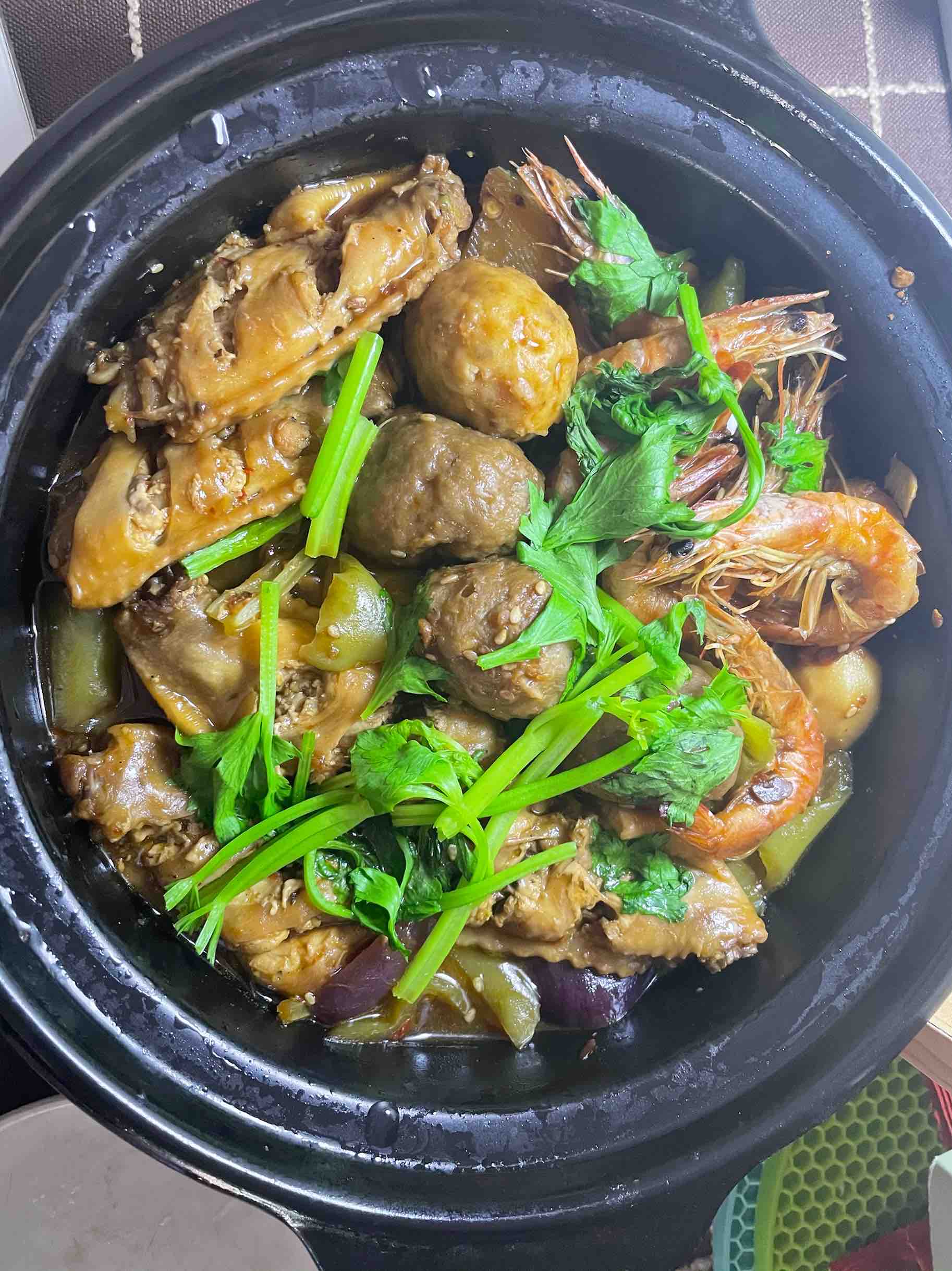 三汁燜鍋的做法-醬香味燜菜譜-易網(wǎng)健康養(yǎng)生網(wǎng) 三汁燜鍋的做法-醬香味燜菜譜