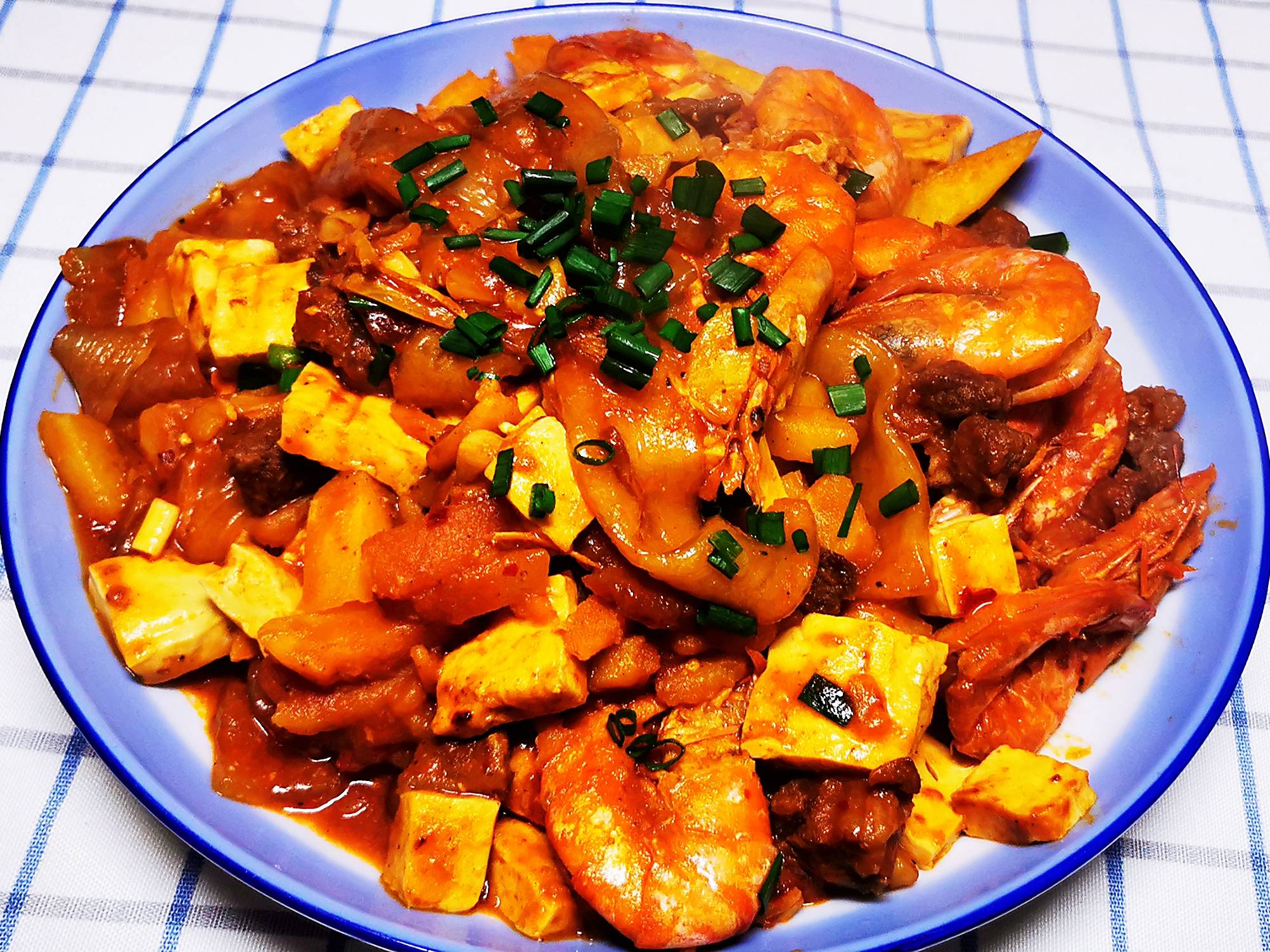 大蝦土豆煲的做法-香辣味燒菜譜-易網健康養生網 大蝦土豆煲的做法-香辣味燒菜譜