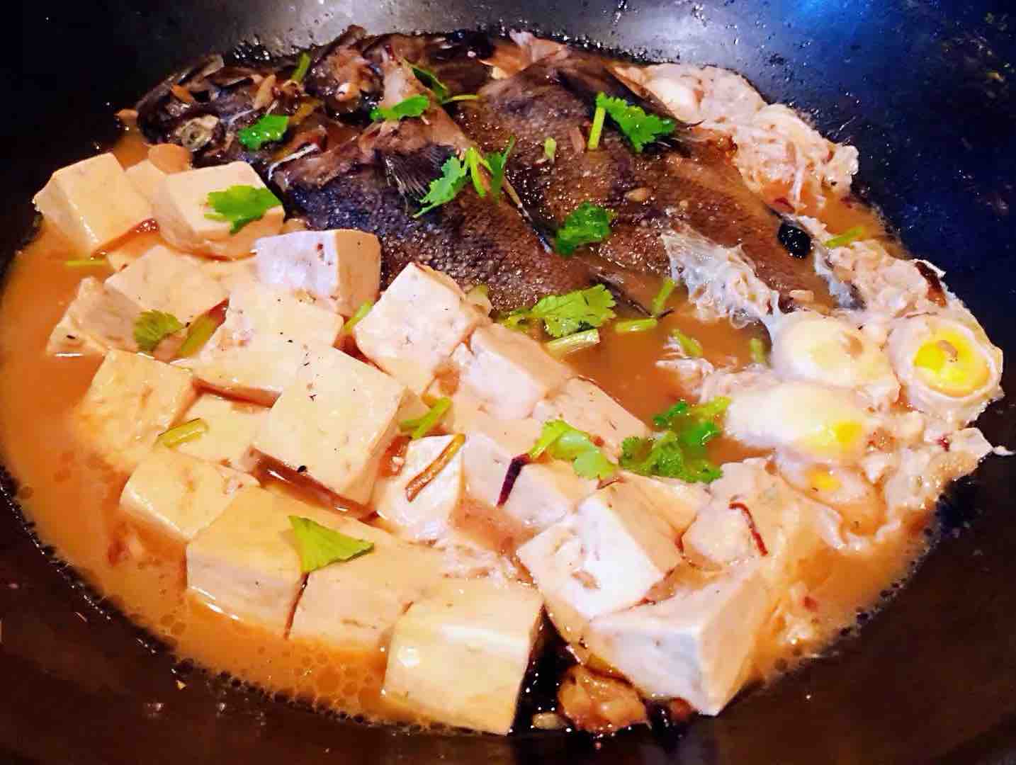 鵪鶉蛋豆腐燉黑魚的做法-咸鮮味燉菜譜-易網健康養生網 鵪鶉蛋豆腐燉黑魚的做法-咸鮮味燉菜譜