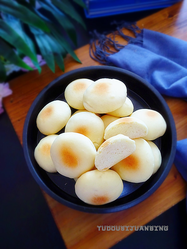 香甜營養(yǎng)又頂飽,老少皆宜的牛奶雞蛋餅的做法-奶香味烤菜譜-易網(wǎng)健康養(yǎng)生網(wǎng) 香甜營養(yǎng)又頂飽,老少皆宜的牛奶雞蛋餅的做法-奶香味烤菜譜