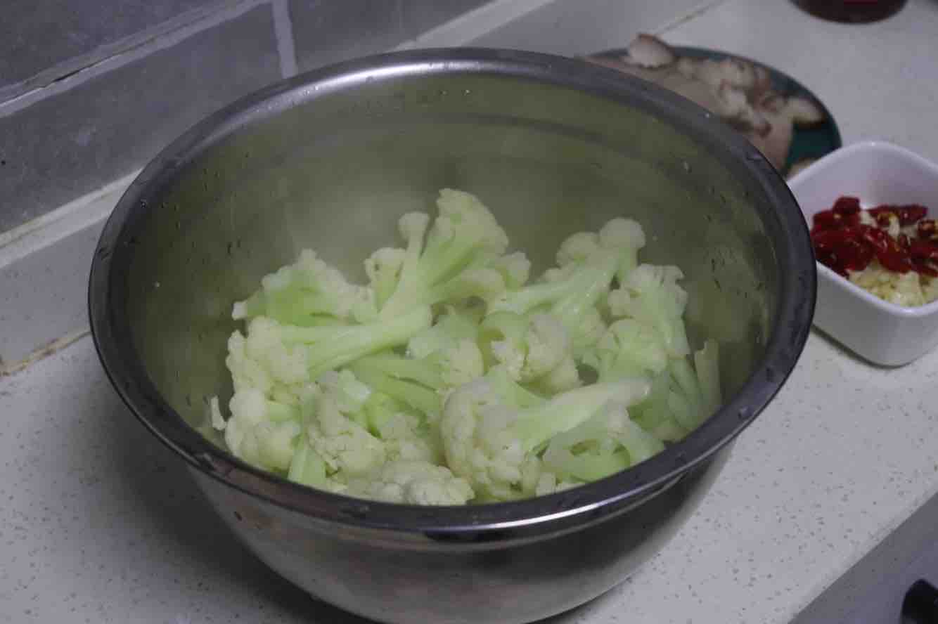 花菜炒臘肉的做法-家常味炒菜譜-易網健康養生網 花菜炒臘肉的做法-家常味炒菜譜