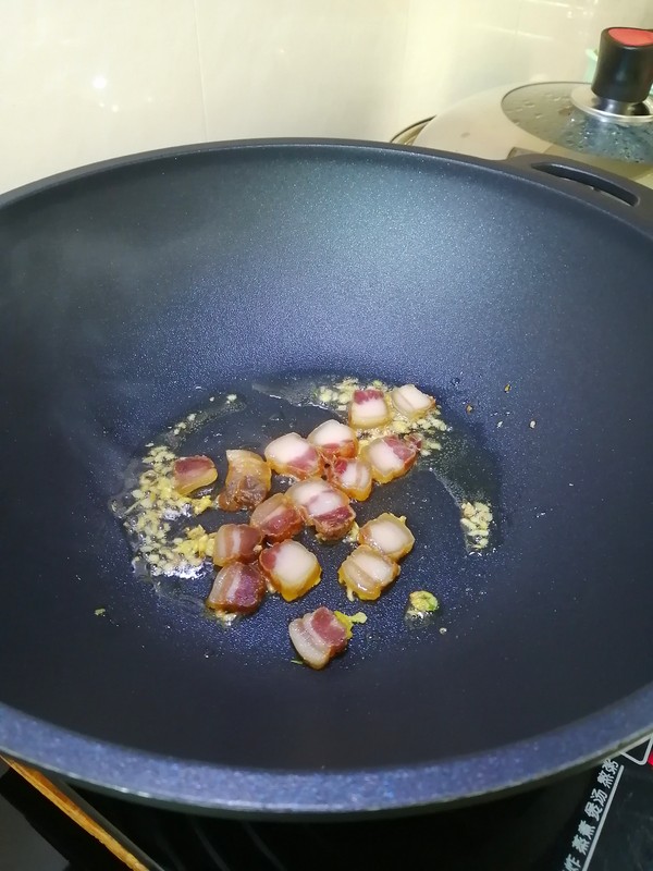 簡簡單單也不失美味~~臘肉炒芥菜的做法-家常味炒菜譜