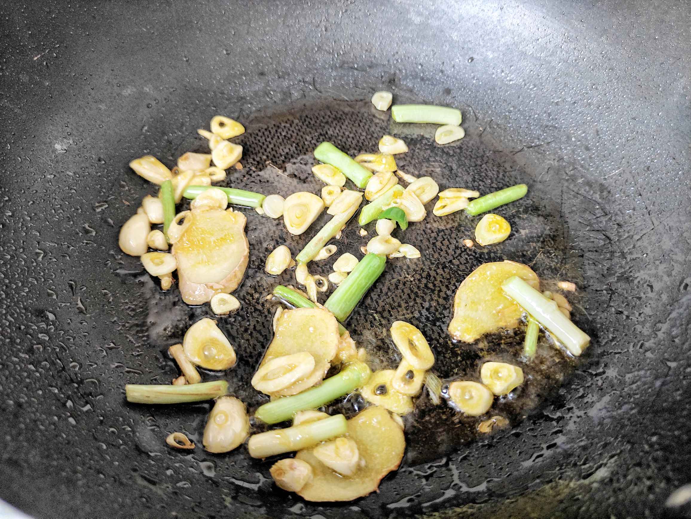 超好吃家常菜，香辣蝦美食菜譜的做法-香辣味炒菜譜
