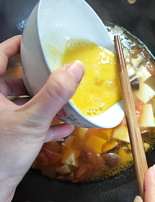 番茄香菇燴豆腐的做法-咸鮮味煮菜譜-易網健康養生網 番茄香菇燴豆腐的做法-咸鮮味煮菜譜