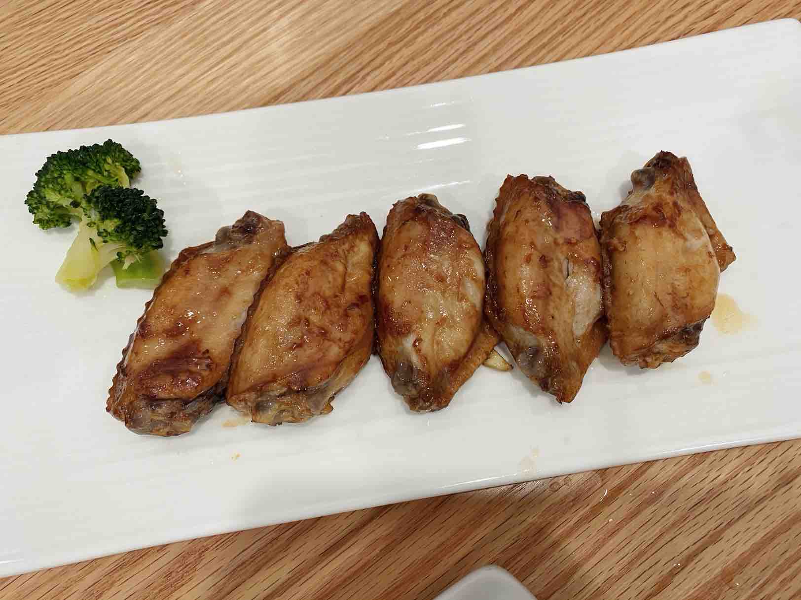 蒜香牛油雞翅的做法-咸鮮味烤菜譜-易網健康養生網 蒜香牛油雞翅的做法-咸鮮味烤菜譜