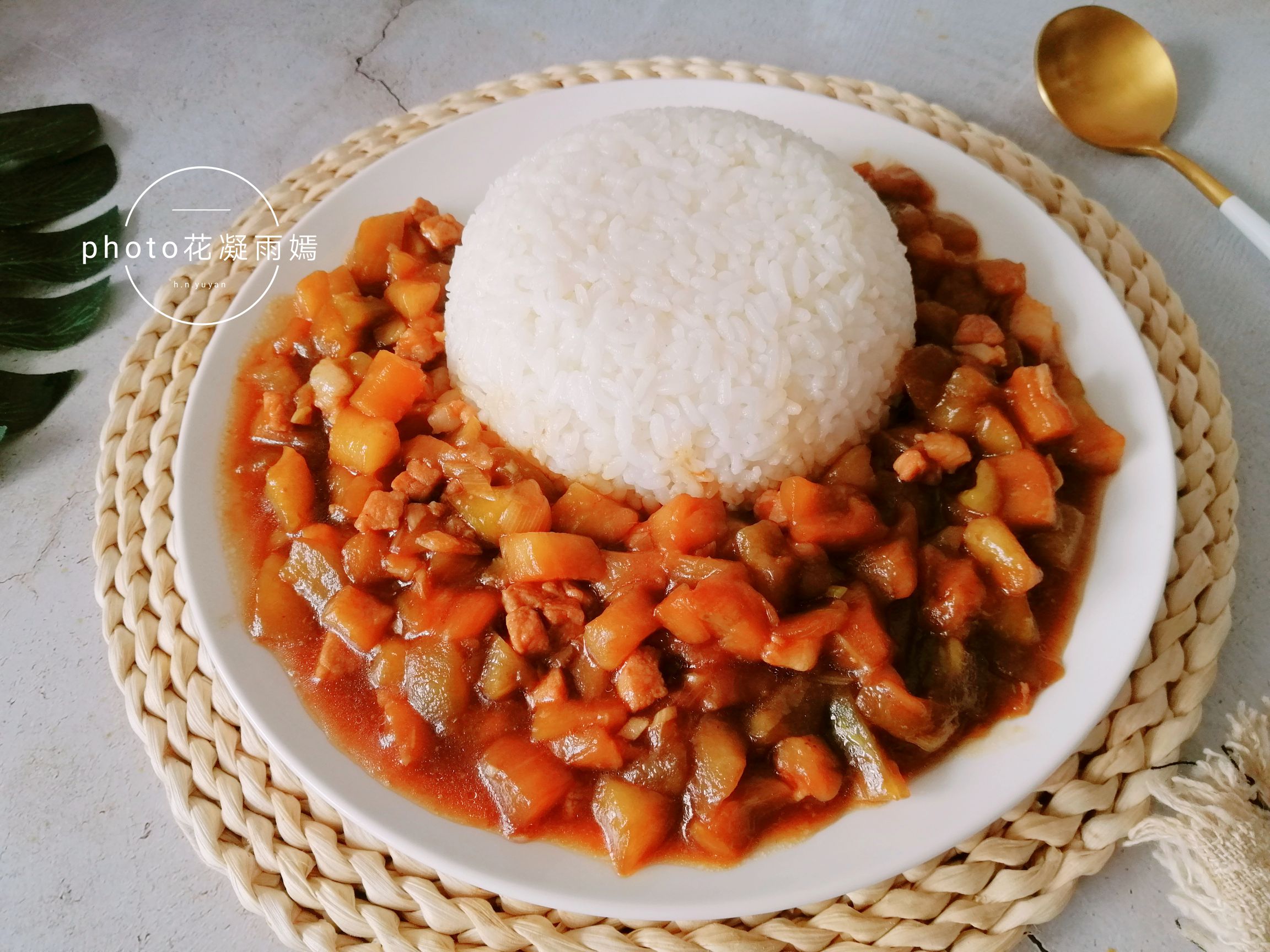 茄子肉丁蓋澆飯的做法-家常味炒菜譜
