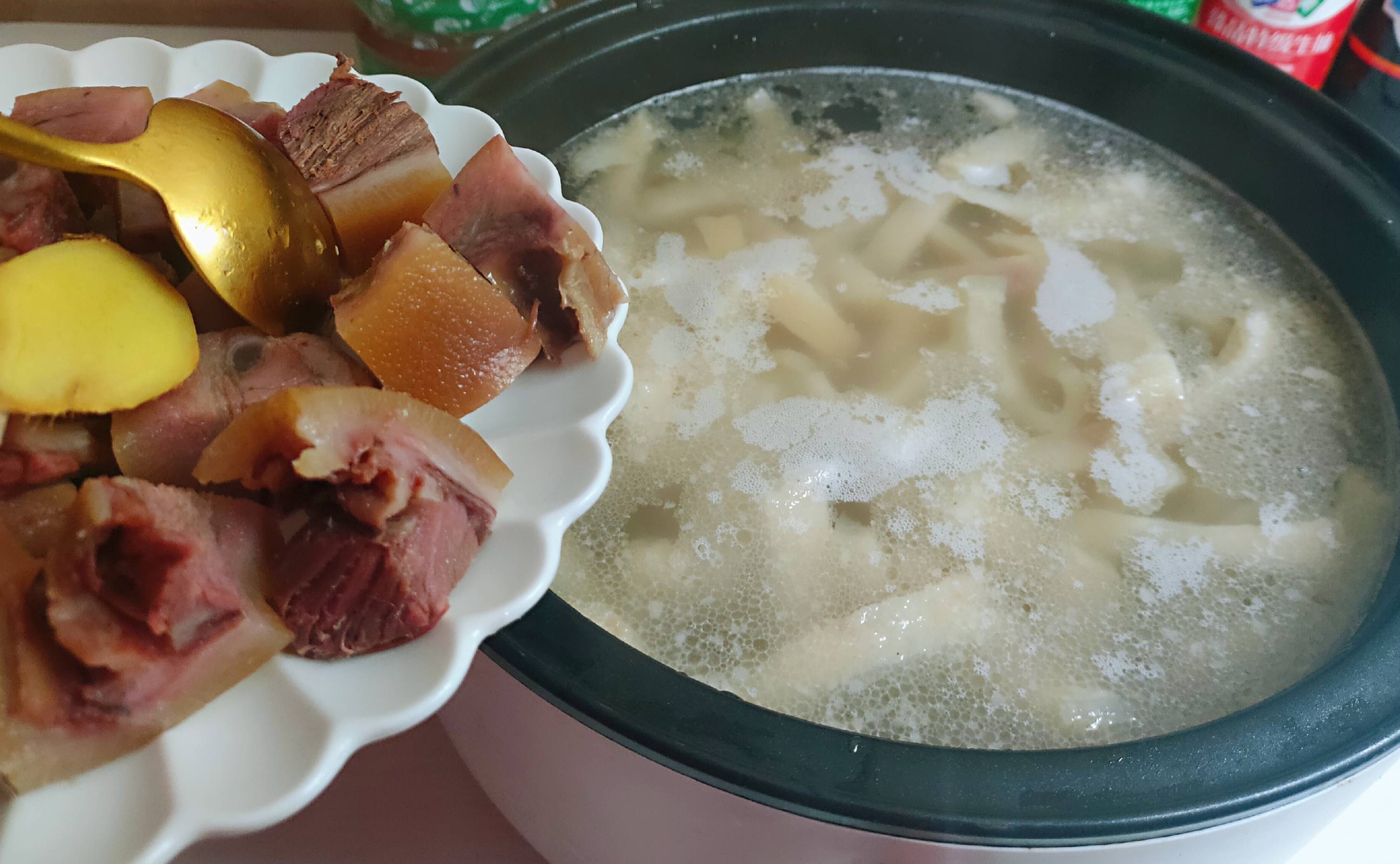 美容又好吃的豬皮凍的做法-咸鮮味燉菜譜