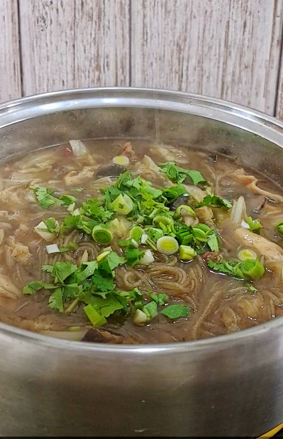 最家常的冬季暖鍋,百吃不厭~白菜粉條牛肉鍋的做法-咸鮮味煮菜譜-易網(wǎng)健康養(yǎng)生網(wǎng) 最家常的冬季暖鍋,百吃不厭~白菜粉條牛肉鍋的做法-咸鮮味煮菜譜