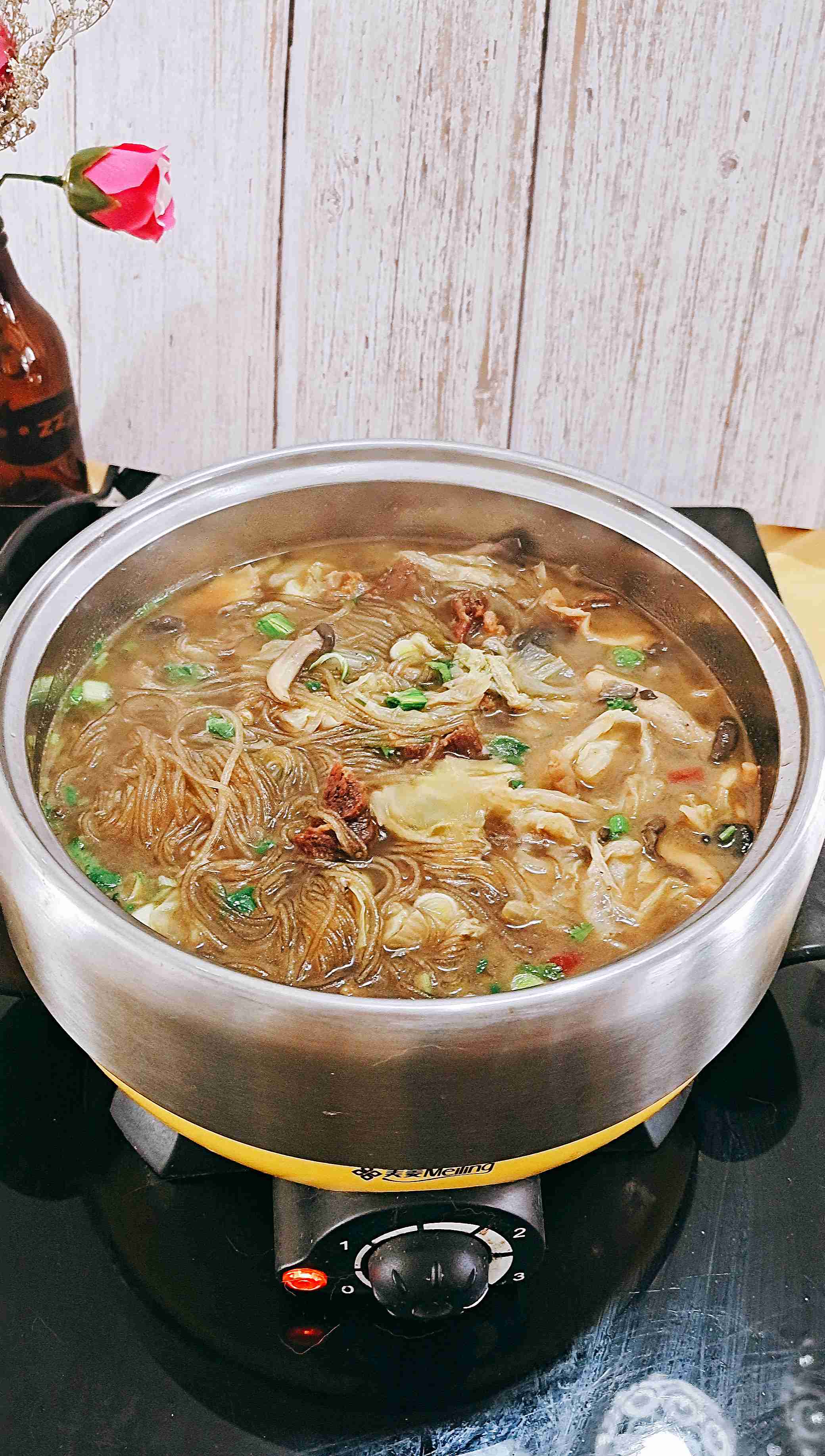 最家常的冬季暖鍋,百吃不厭~白菜粉條牛肉鍋的做法-咸鮮味煮菜譜-易網(wǎng)健康養(yǎng)生網(wǎng) 最家常的冬季暖鍋,百吃不厭~白菜粉條牛肉鍋的做法-咸鮮味煮菜譜