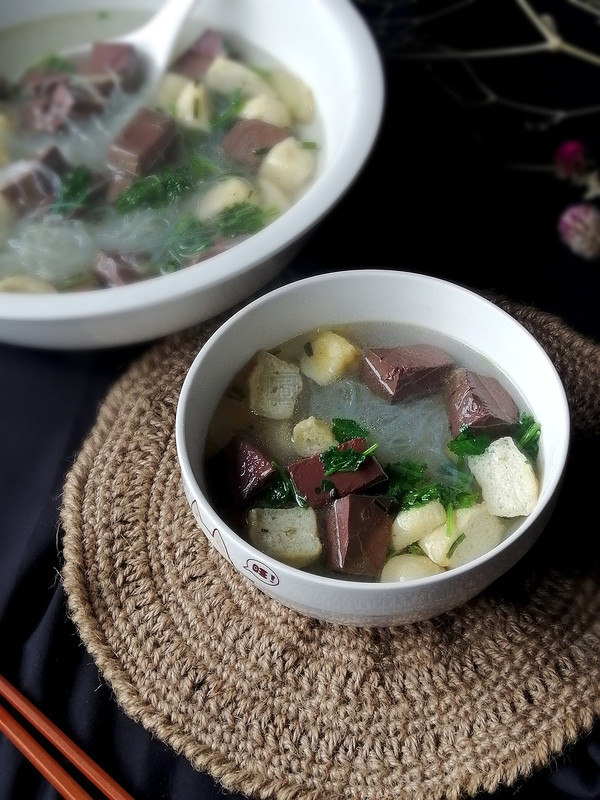 鴨血粉絲湯的做法-咸鮮味煮菜譜-易網(wǎng)健康養(yǎng)生網(wǎng) 鴨血粉絲湯的做法-咸鮮味煮菜譜