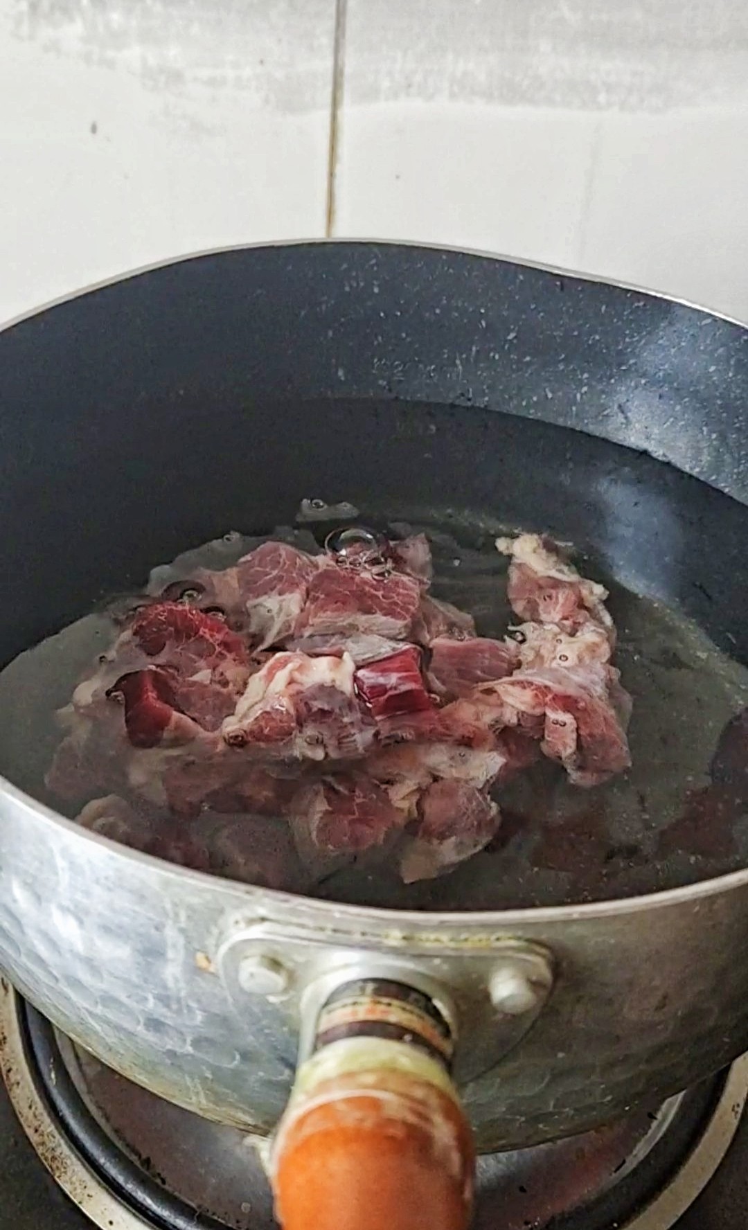 最家常的冬季暖鍋,百吃不厭~白菜粉條牛肉鍋的做法-咸鮮味煮菜譜-易網(wǎng)健康養(yǎng)生網(wǎng) 最家常的冬季暖鍋,百吃不厭~白菜粉條牛肉鍋的做法-咸鮮味煮菜譜