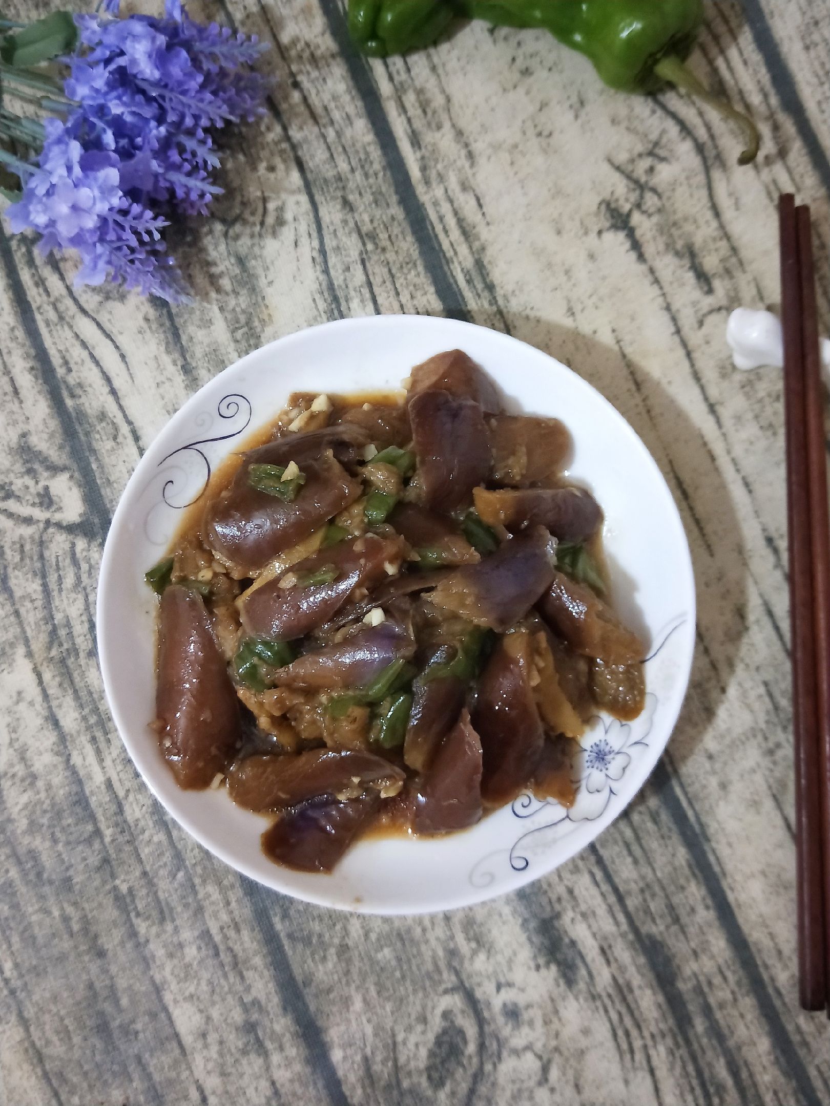 紅燒素茄子的做法-家常味炒菜譜