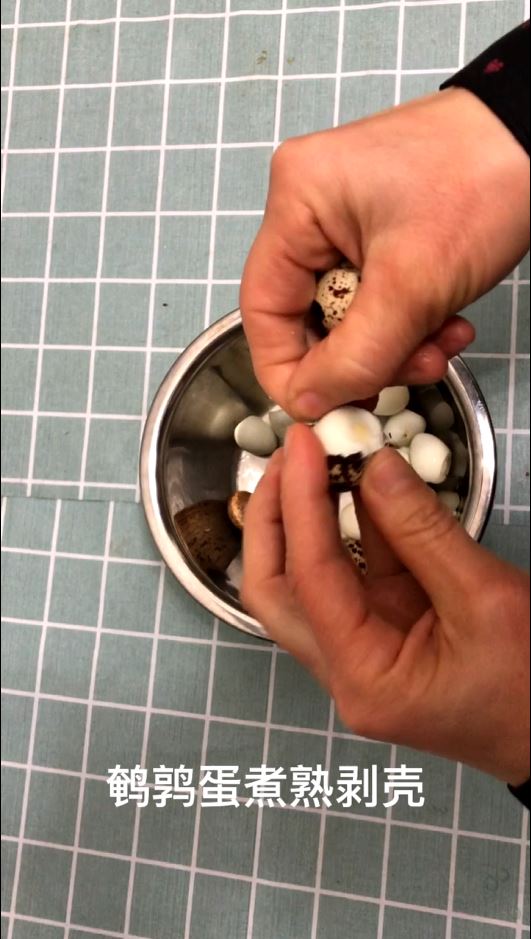 鵪鶉蛋與土豆碰撞的感覺的做法-醬香味燒菜譜