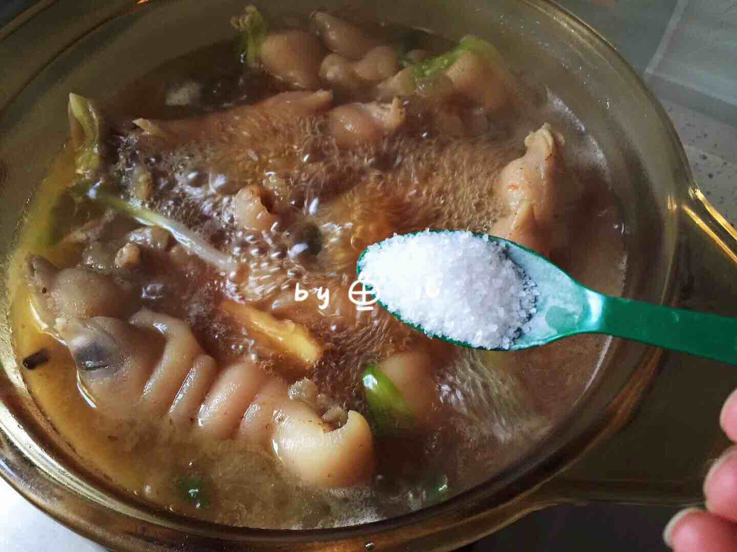 烤豬蹄的做法-香辣味烤菜譜-易網(wǎng)健康養(yǎng)生網(wǎng) 烤豬蹄的做法-香辣味烤菜譜