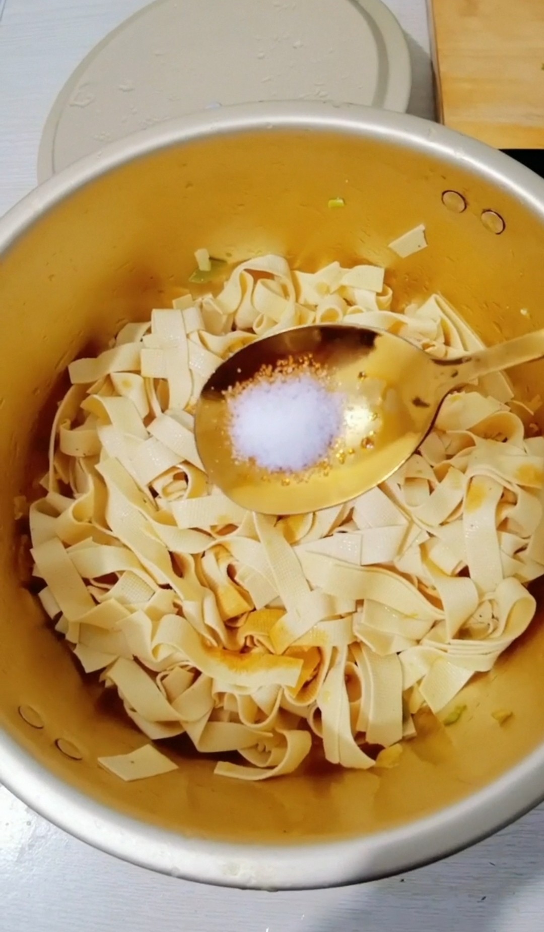干豆腐炒韭菜的做法-咸鮮味炒菜譜