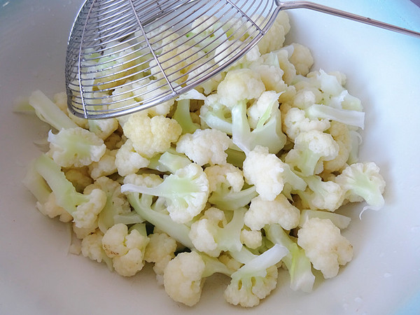 菜花炒雞蛋的做法-其它口味炒菜譜-易網<a href=http://www.aoa7937.com/ target=_blank class=infotextkey>健康養生</a>網 菜花炒雞蛋的做法-其它口味炒菜譜