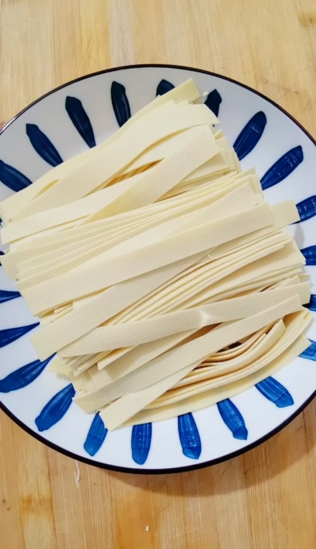 干豆腐炒韭菜的做法-咸鮮味炒菜譜
