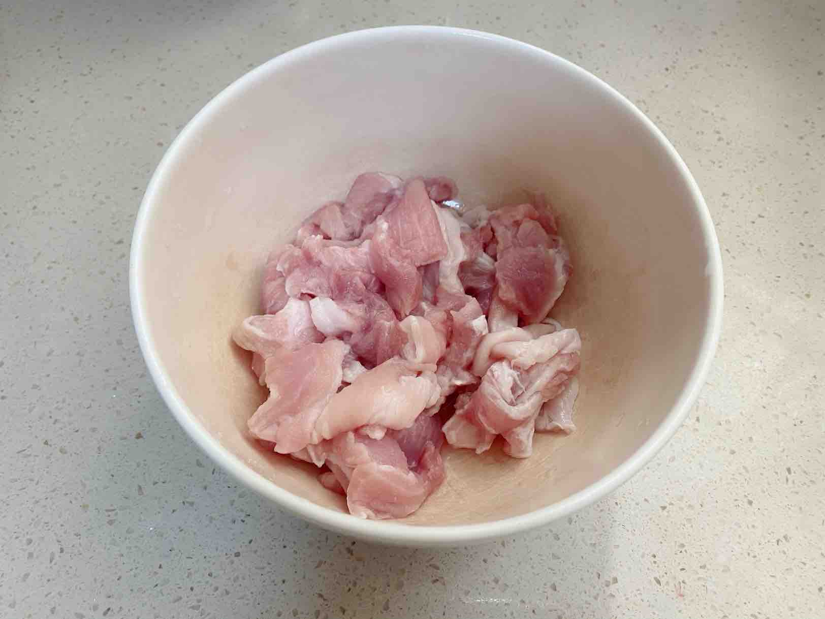 腐皮黃豆醬蒸豬板筋的做法-家常味蒸菜譜-易網<a href=http://www.aoa7937.com/ target=_blank class=infotextkey>健康養生</a>網 腐皮黃豆醬蒸豬板筋的做法-家常味蒸菜譜
