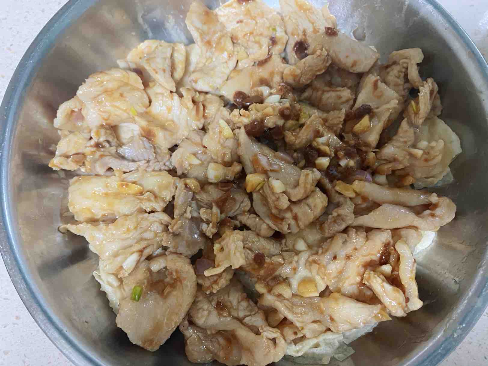 腐皮黃豆醬蒸豬板筋的做法-家常味蒸菜譜-易網健康養生網 腐皮黃豆醬蒸豬板筋的做法-家常味蒸菜譜