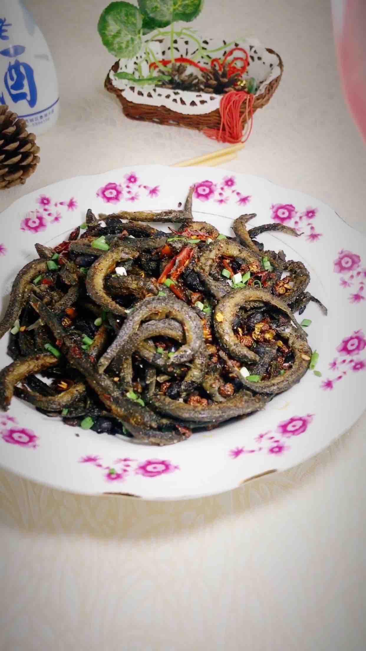 豆豉干煸泥鰍的做法-麻辣味干煸菜譜-易網健康養生網 豆豉干煸泥鰍的做法-麻辣味干煸菜譜