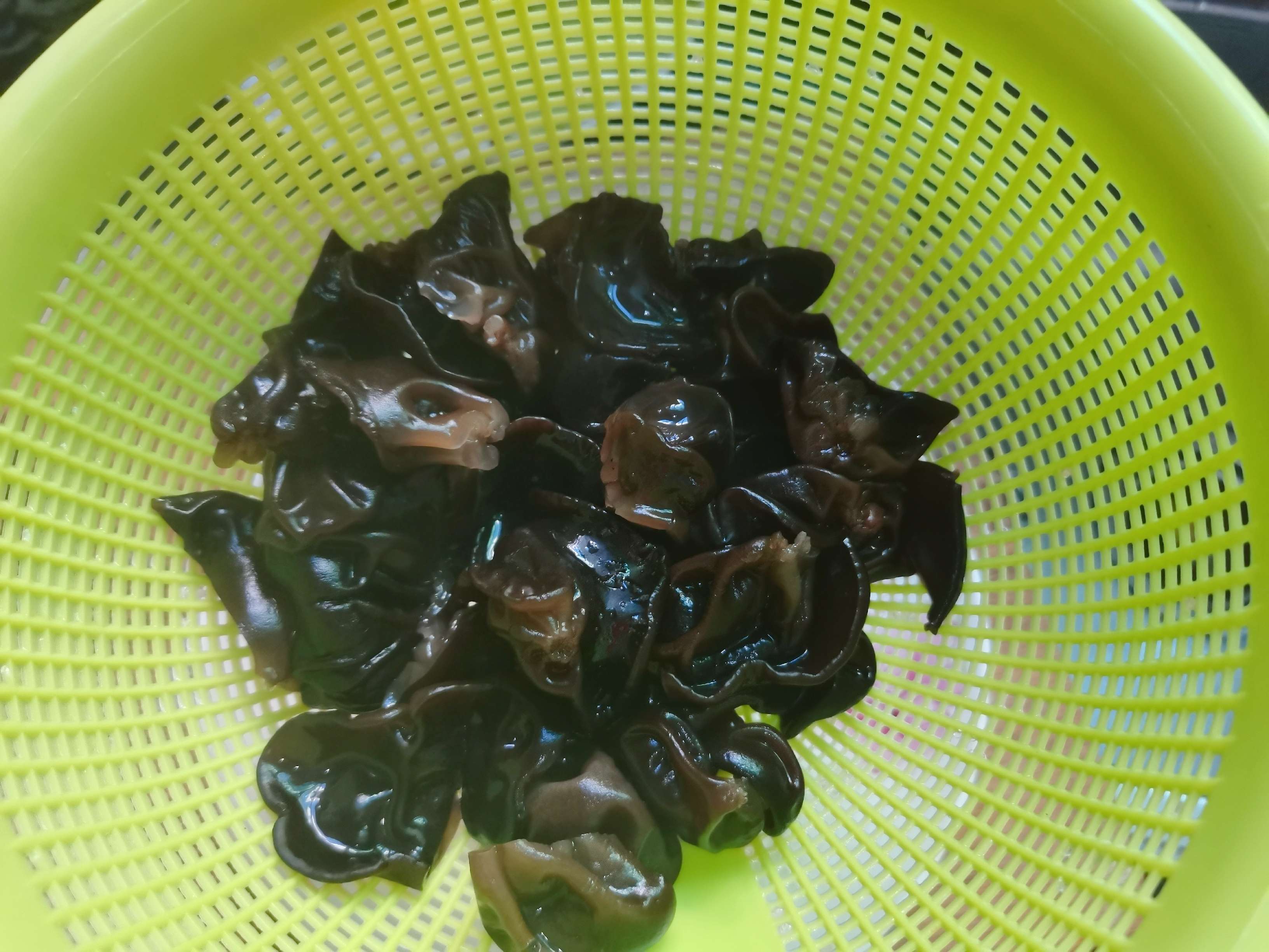萵筍炒木耳的做法-家常味炒菜譜