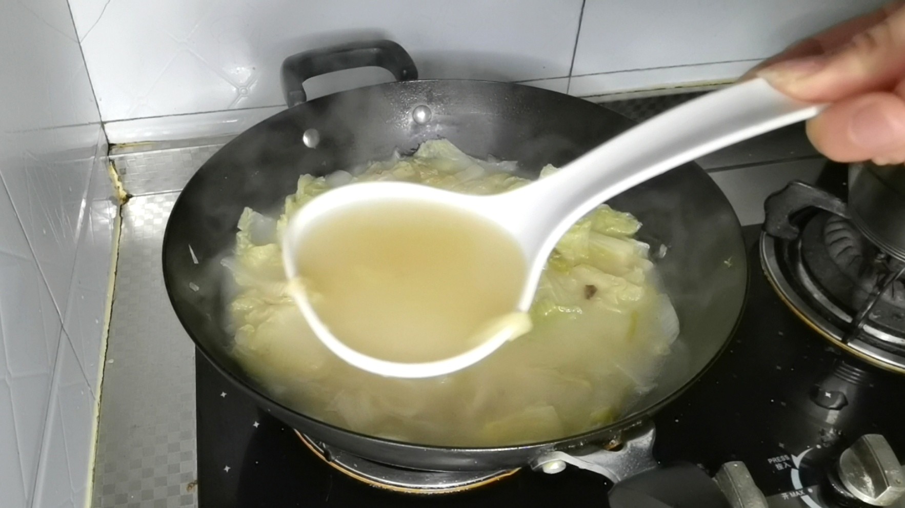 湯汁奶白的白菜燉凍豆腐的做法-家常味燉菜譜