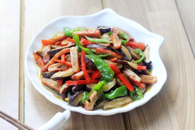 香菇炒蟹排的做法-家常味炒菜譜-易網(wǎng)健康養(yǎng)生網(wǎng) 香菇炒蟹排的做法-家常味炒菜譜
