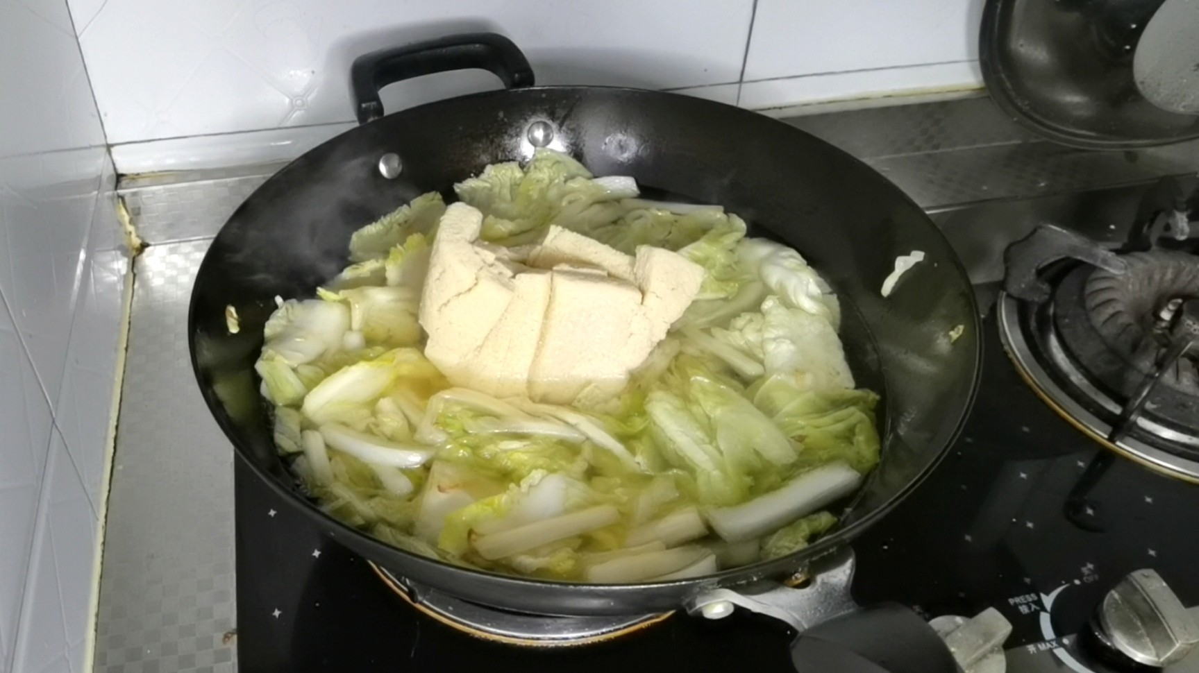 湯汁奶白的白菜燉凍豆腐的做法-家常味燉菜譜