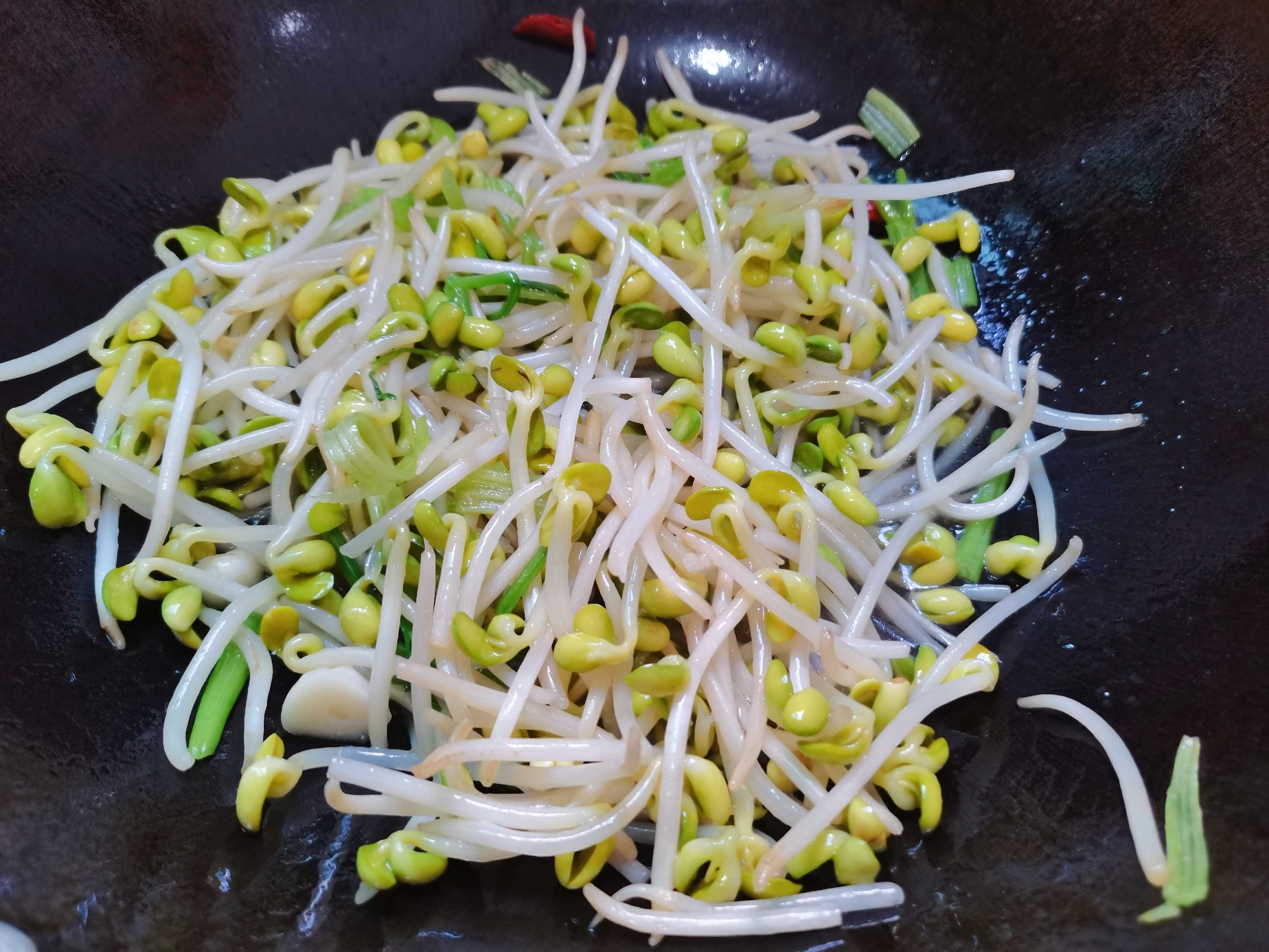 家常菜“清炒黃豆芽”的做法-家常味炒菜譜
