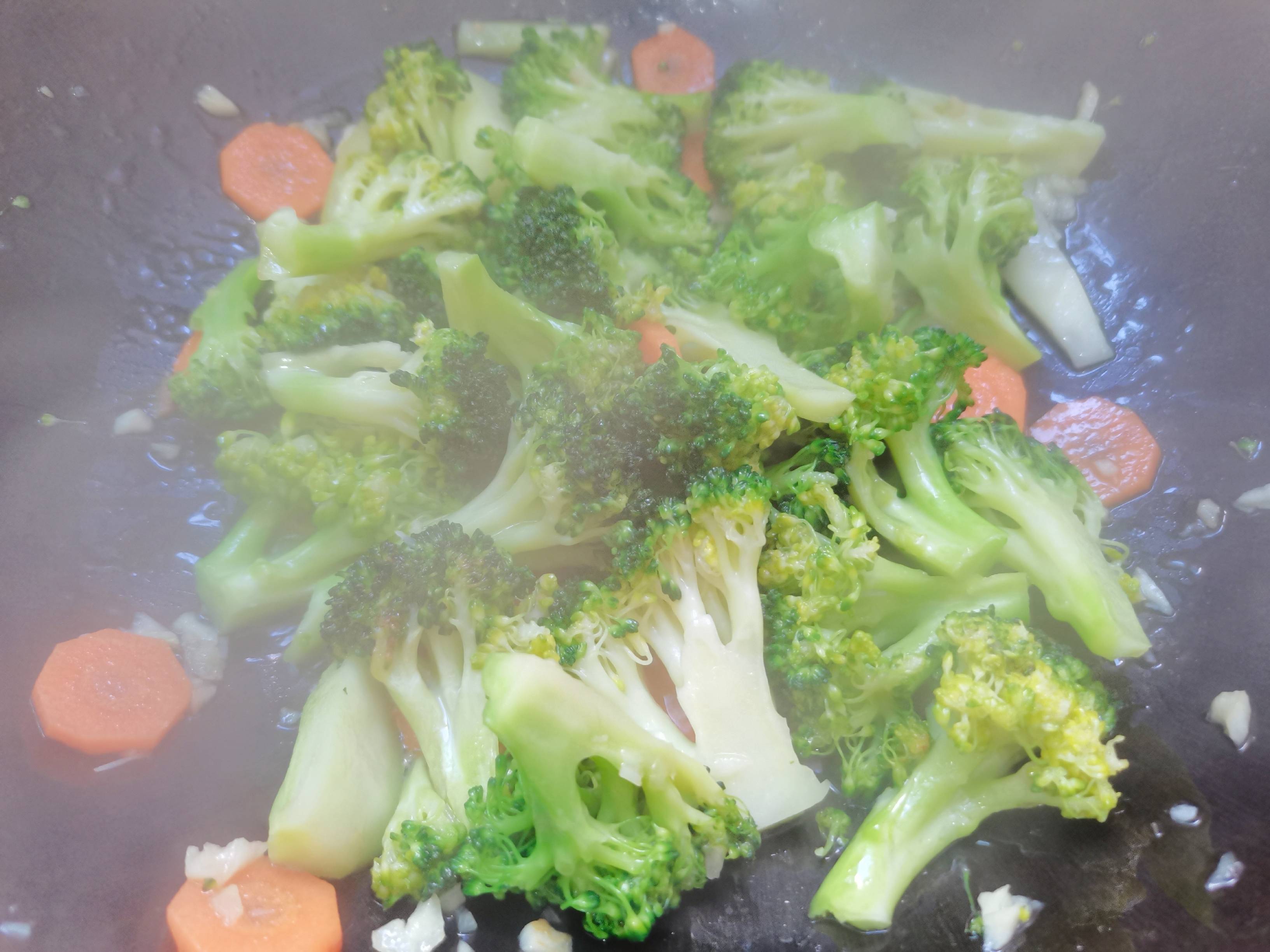 蒜蓉西蘭花的做法-家常味炒菜譜