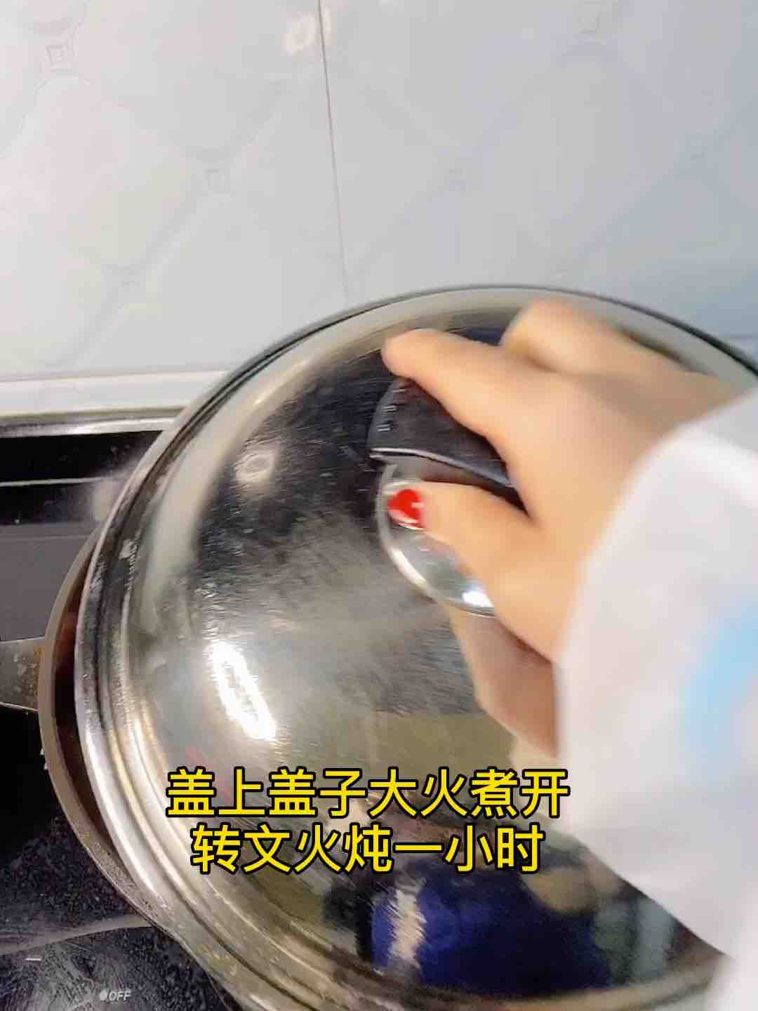 年菜大咖，3斤爆香紅燒的做法-家常味燉菜譜