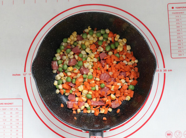 時蔬蝦仁烘蛋的做法-咸鮮味烤菜譜-易網健康養生網 時蔬蝦仁烘蛋的做法-咸鮮味烤菜譜