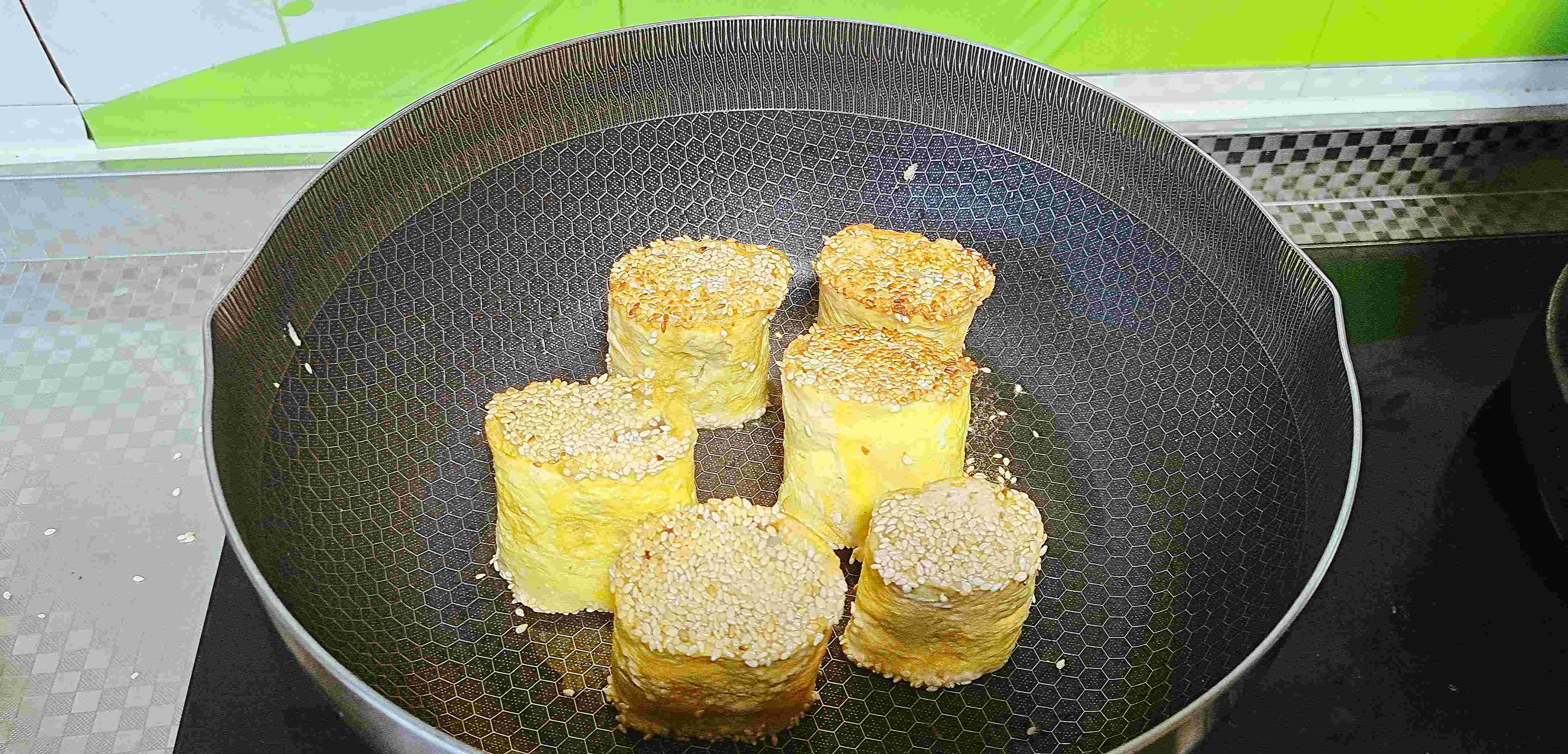 土豆的高大上做法,春節家宴備受歡迎…土豆泥黃金卷的做法-咸鮮味其它工藝菜譜-易網健康養生網 土豆的高大上做法,春節家宴備受歡迎…土豆泥黃金卷的做法-咸鮮味其它工藝菜譜