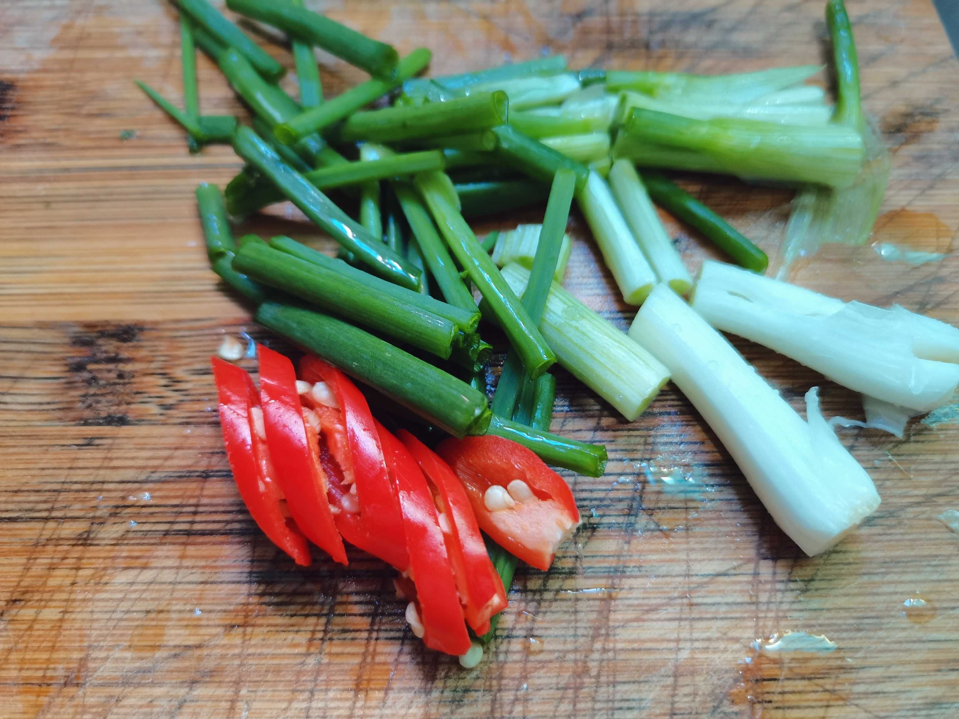 小蔥炒雞蛋，簡(jiǎn)單又快手的一道快手菜的做法-家常味炒菜譜