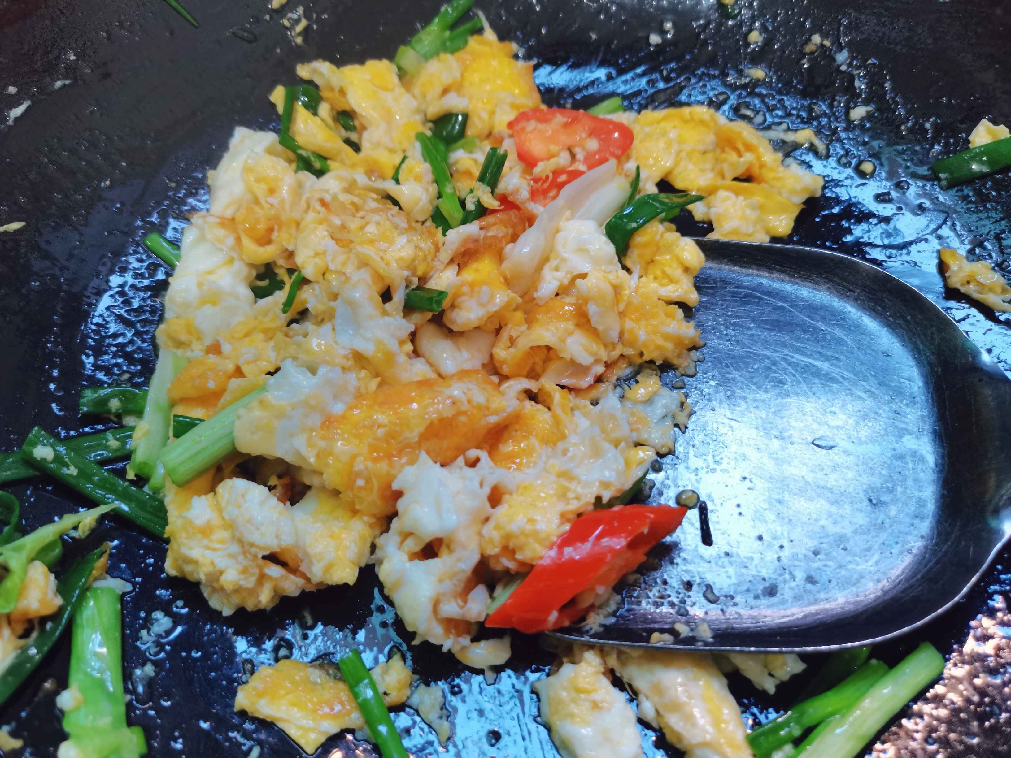 小蔥炒雞蛋，簡(jiǎn)單又快手的一道快手菜的做法-家常味炒菜譜