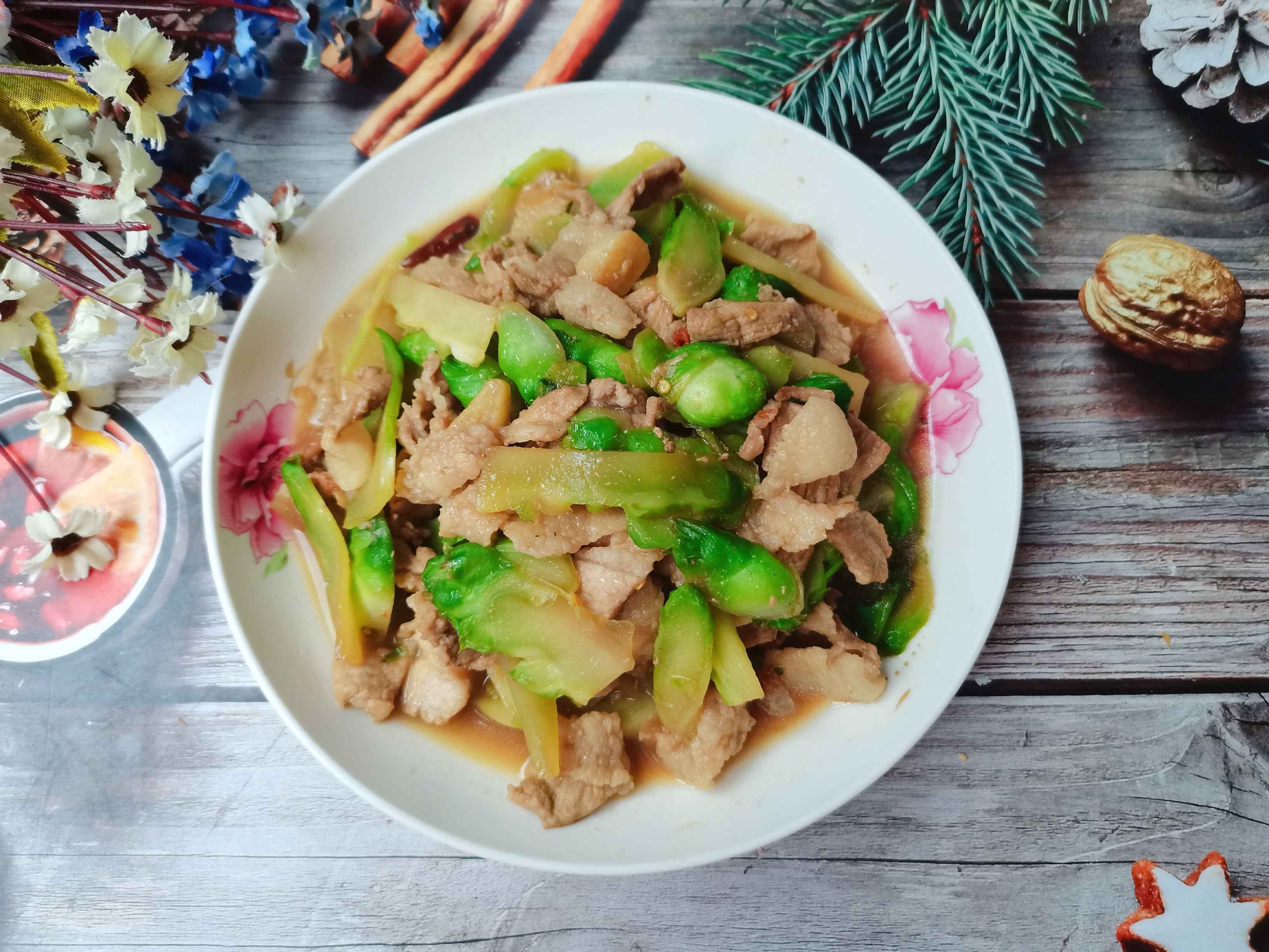 兒菜炒肉片的做法-家常味炒菜譜