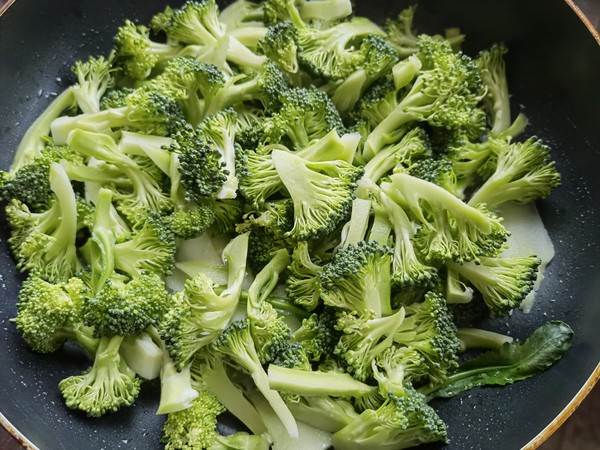 素菜西蘭花的做法-家常味炒菜譜