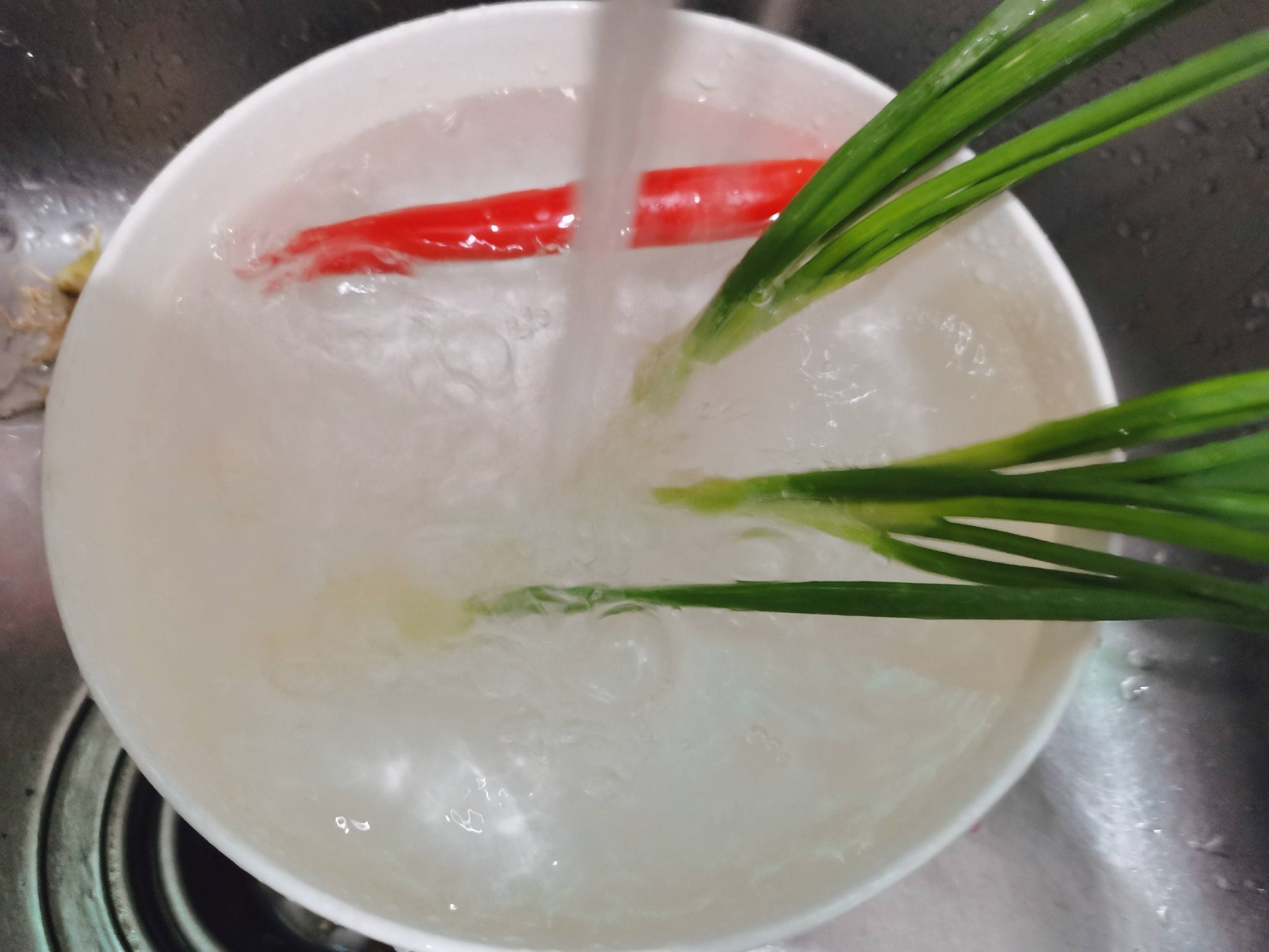 小蔥炒雞蛋，簡(jiǎn)單又快手的一道快手菜的做法-家常味炒菜譜