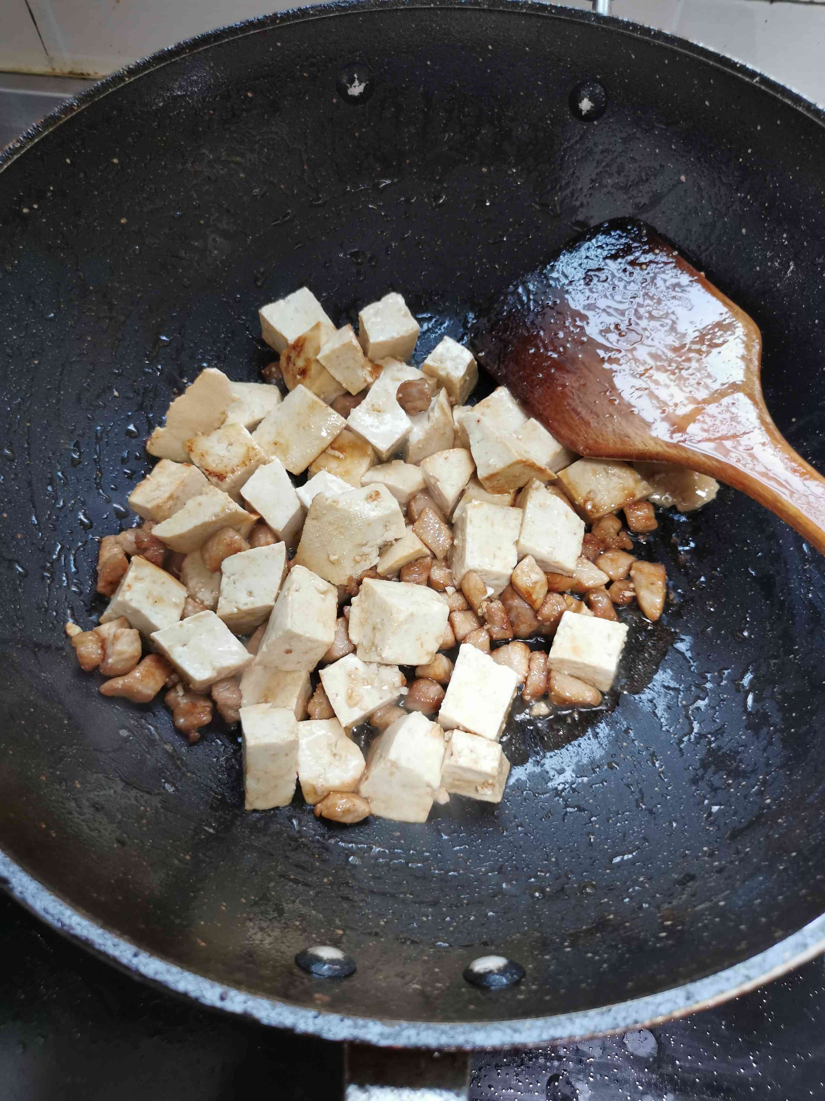 肉丁豆腐的做法-家常味燉菜譜