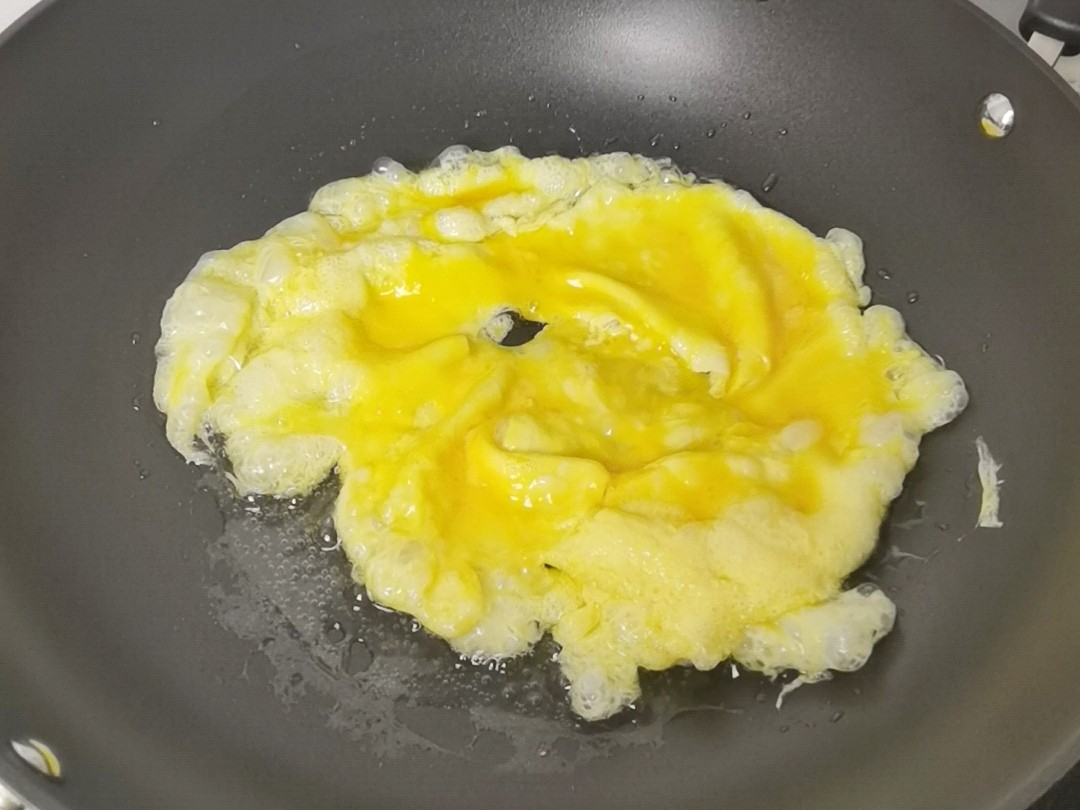 年夜飯素菜也出彩-杏鮑菇炒合菜,闔家歡樂吃著超下飯的做法-香辣味炒菜譜-易網健康養生網 年夜飯素菜也出彩-杏鮑菇炒合菜,闔家歡樂吃著超下飯的做法-香辣味炒菜譜