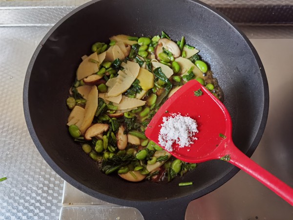 好吃下飯小菜,雪里蕻筍片香菇炒豆瓣的做法-咸鮮味炒菜譜-易網(wǎng)健康養(yǎng)生網(wǎng) 好吃下飯小菜,雪里蕻筍片香菇炒豆瓣的做法-咸鮮味炒菜譜