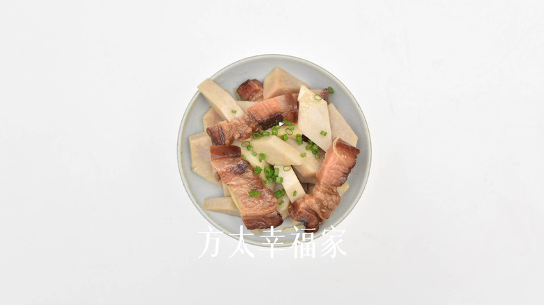 臘肉燜香芋的做法-家常味煮菜譜