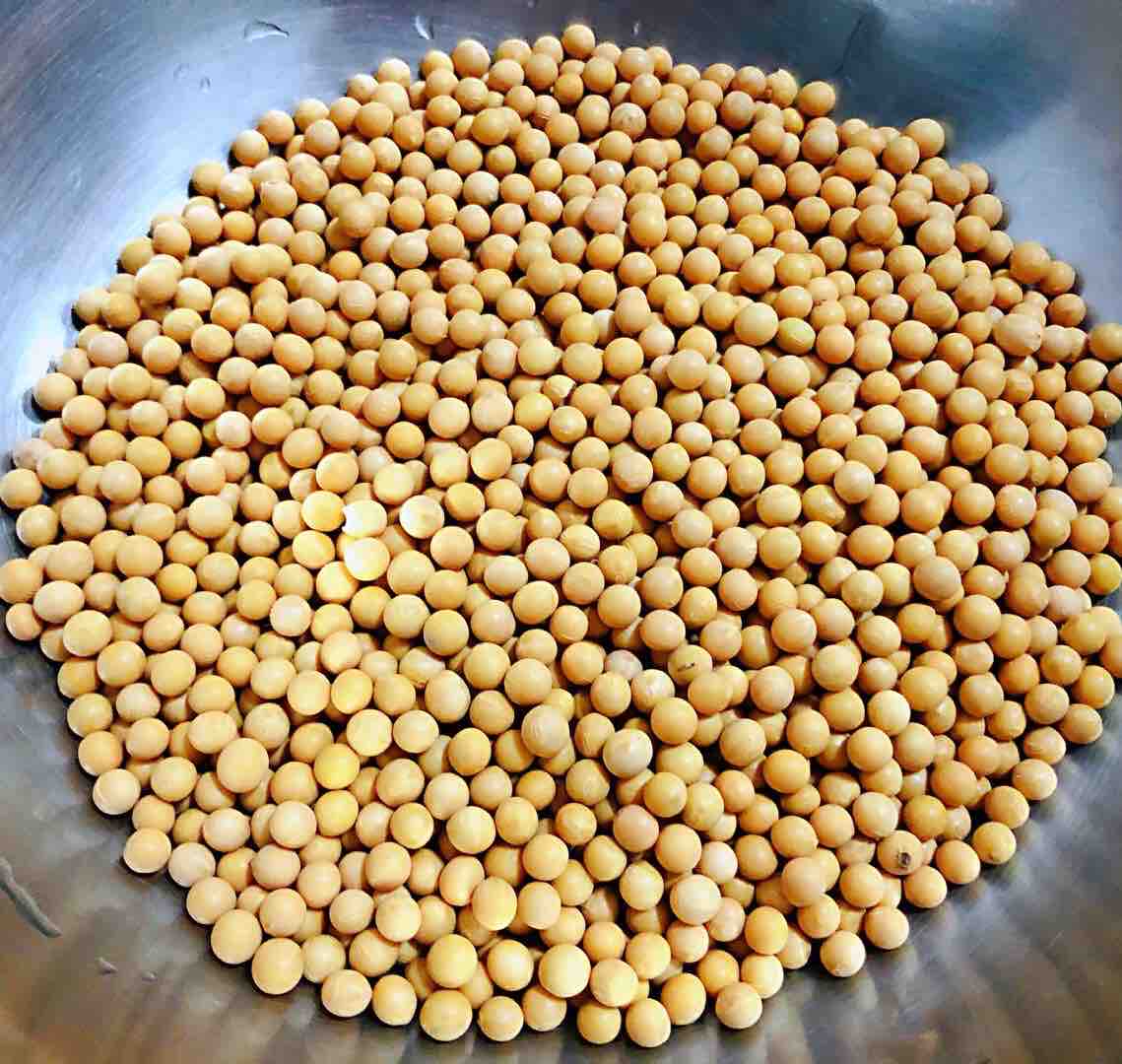醬黃豆的做法-咸鮮味煮菜譜-易網(wǎng)<a href=http://www.aoa7937.com/ target=_blank class=infotextkey>健康養(yǎng)生</a>網(wǎng) 醬黃豆的做法-咸鮮味煮菜譜