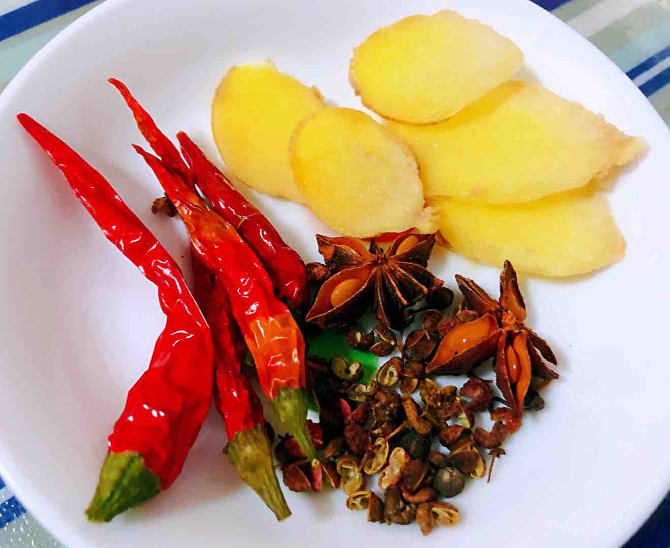 醬黃豆的做法-咸鮮味煮菜譜-易網(wǎng)健康養(yǎng)生網(wǎng) 醬黃豆的做法-咸鮮味煮菜譜