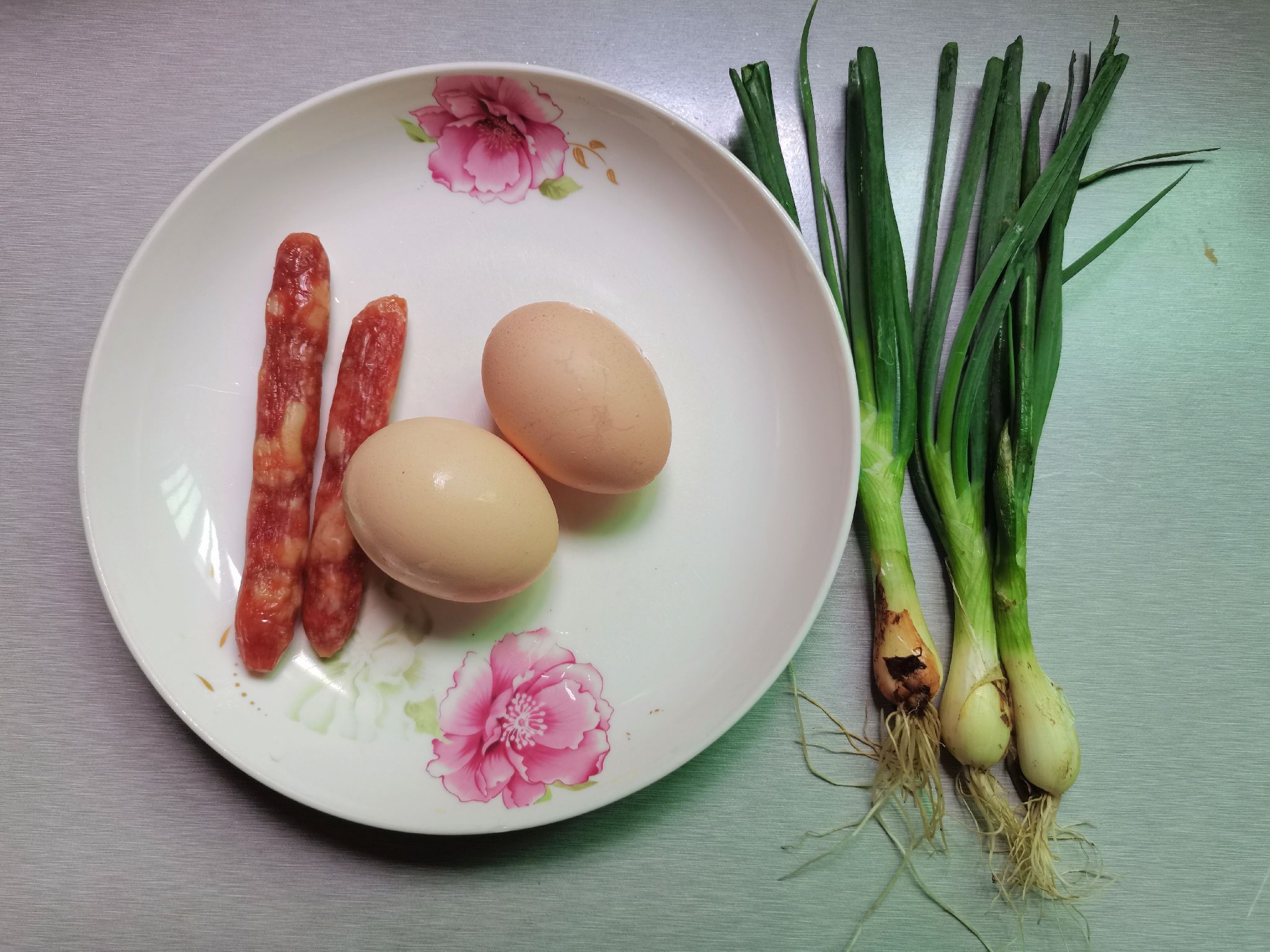 臘腸炒雞蛋的做法-家常味炒菜譜