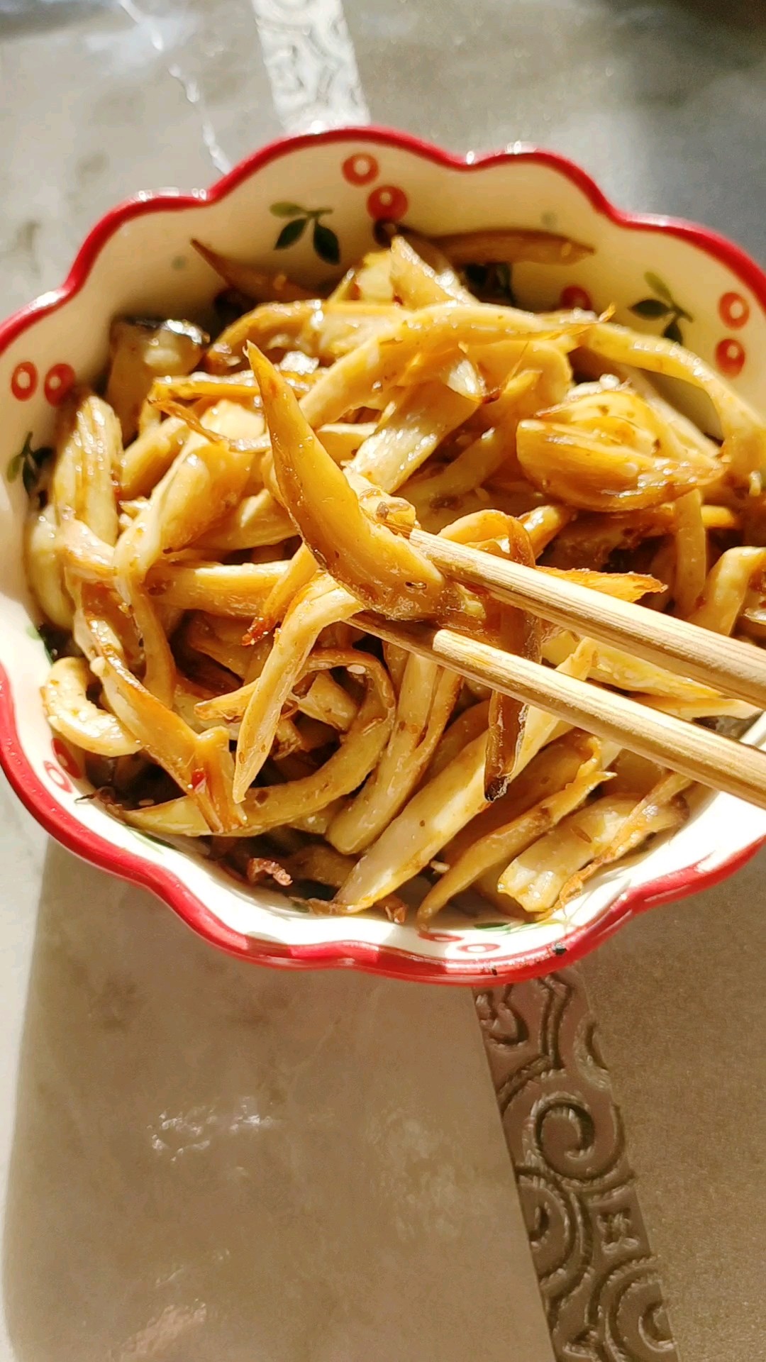 不放一點鹽的煸炒杏鮑菇的做法-咸鮮味炒菜譜