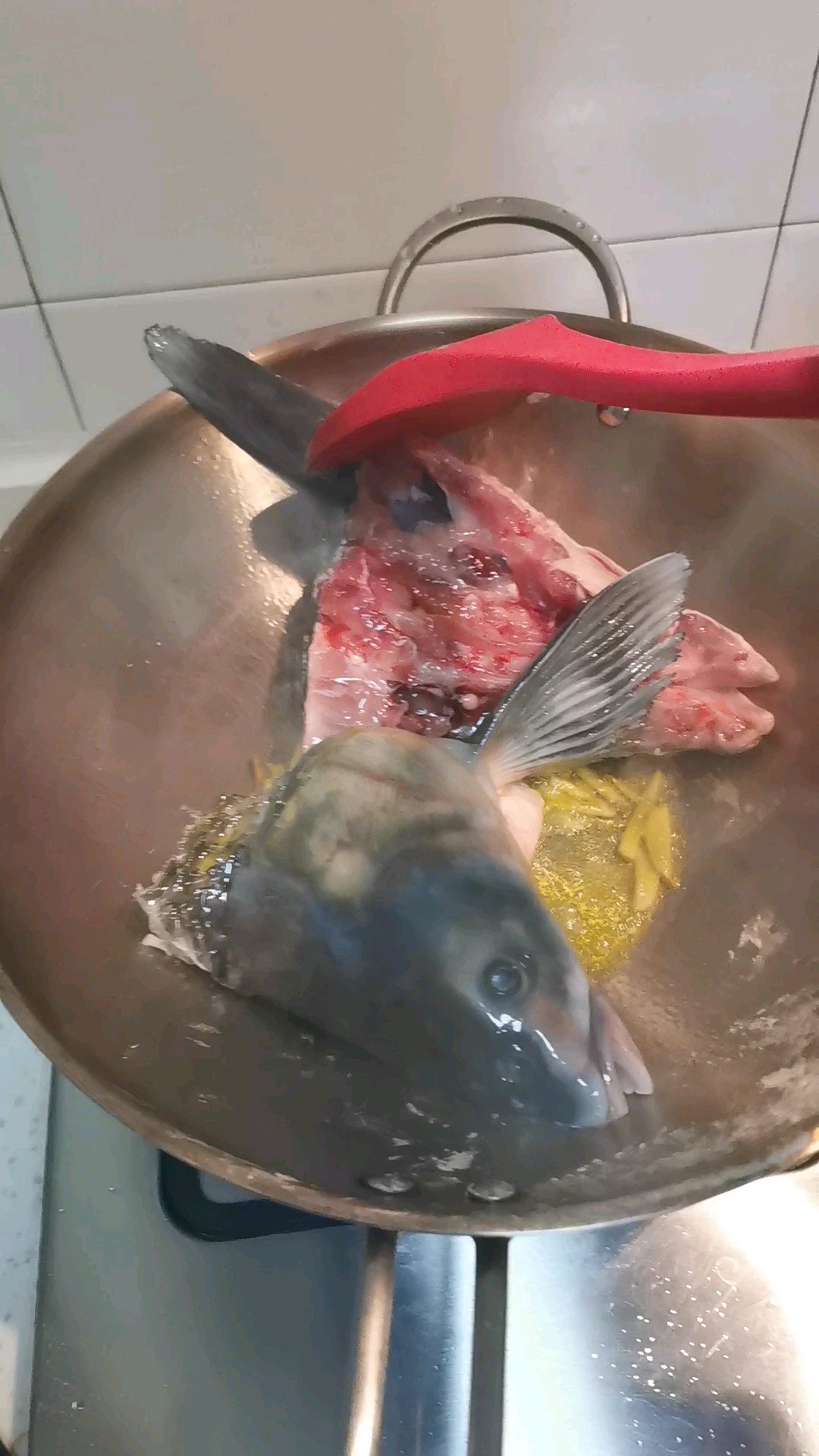 粉條燉青魚頭的做法-家常味燒菜譜